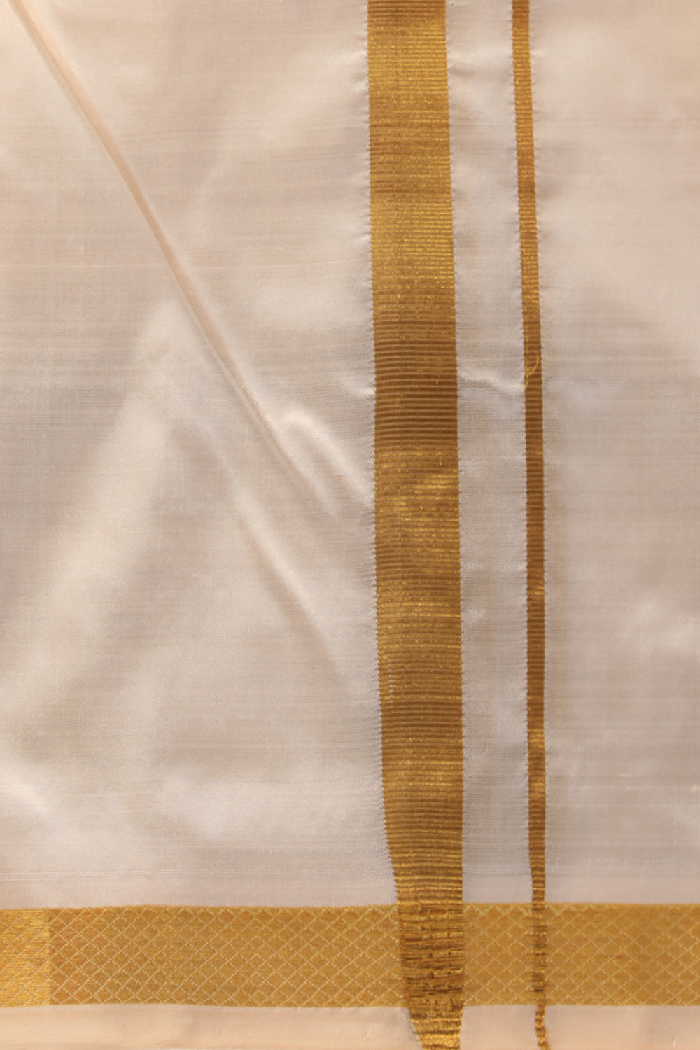 Kalanjali Kanchi Silk Ivory Off-White Dhoti With Kanduva (8 X 4) - view 2