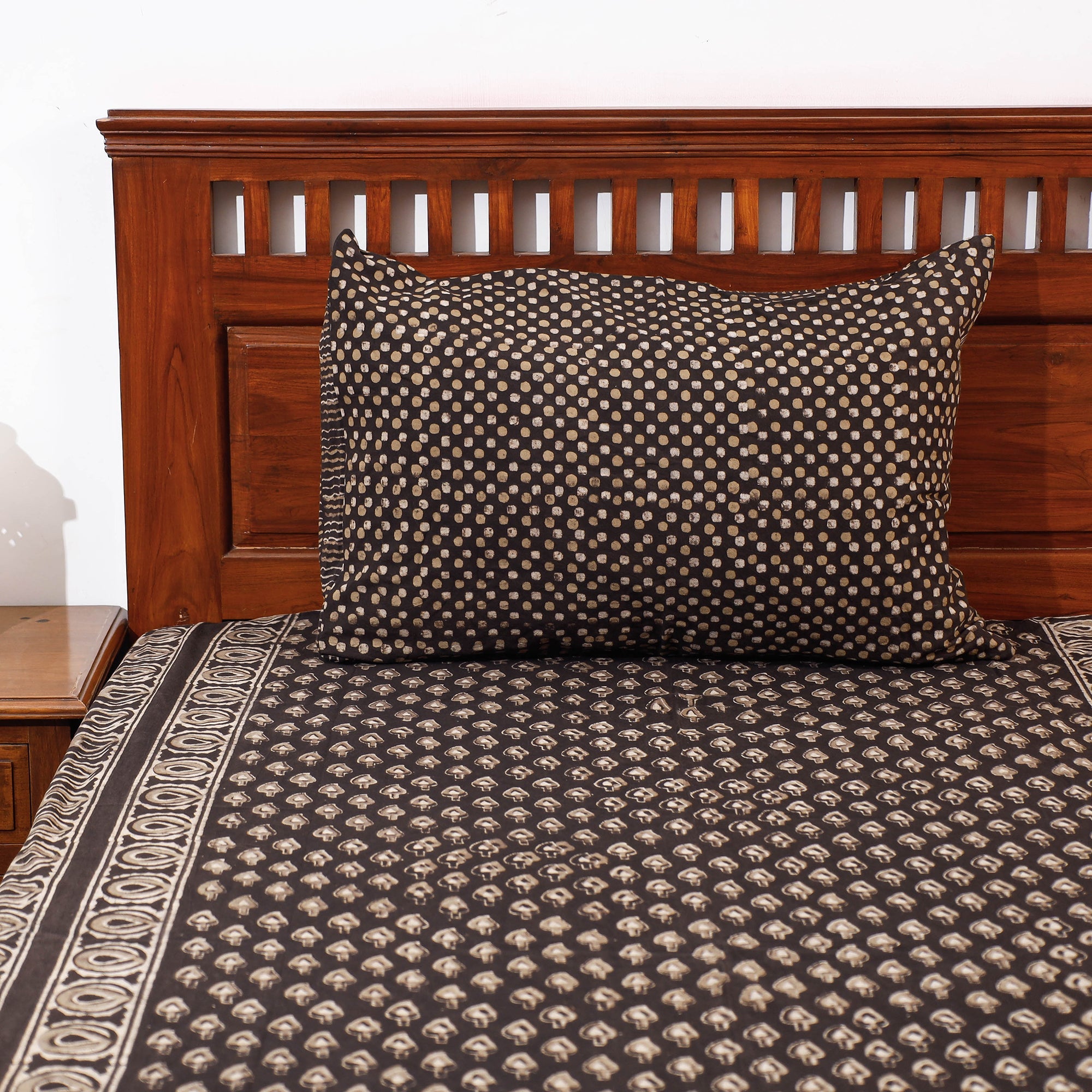 HAVELI CHRONICLES Brown - Pipad Block Printed Cotton Single Bed Cover with Pillow Covers (90 x 60 in) - view 2