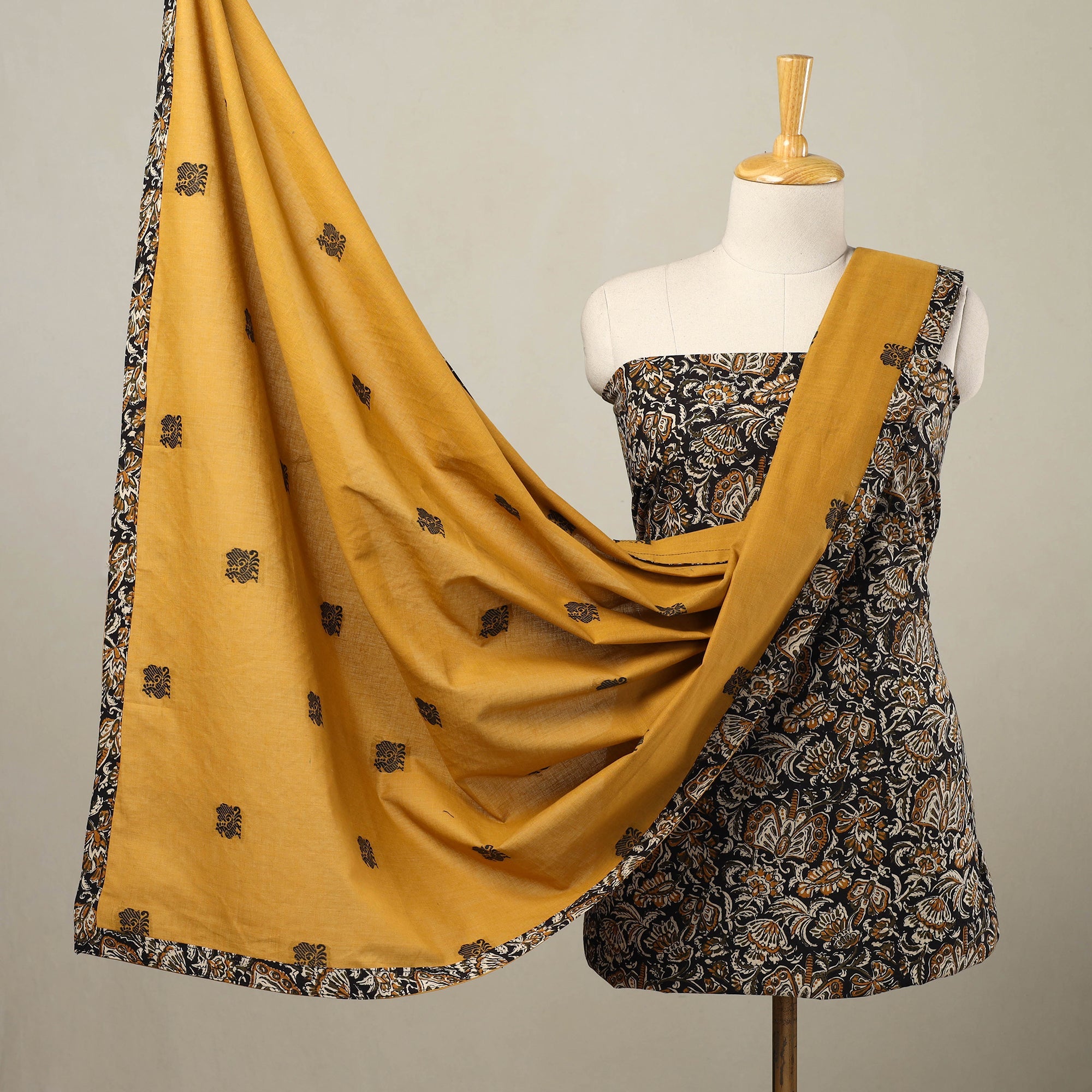 NOORI BAZAR Black - 3pc Cotton Bagru Print Kurta with Jacquard Dupatta 10