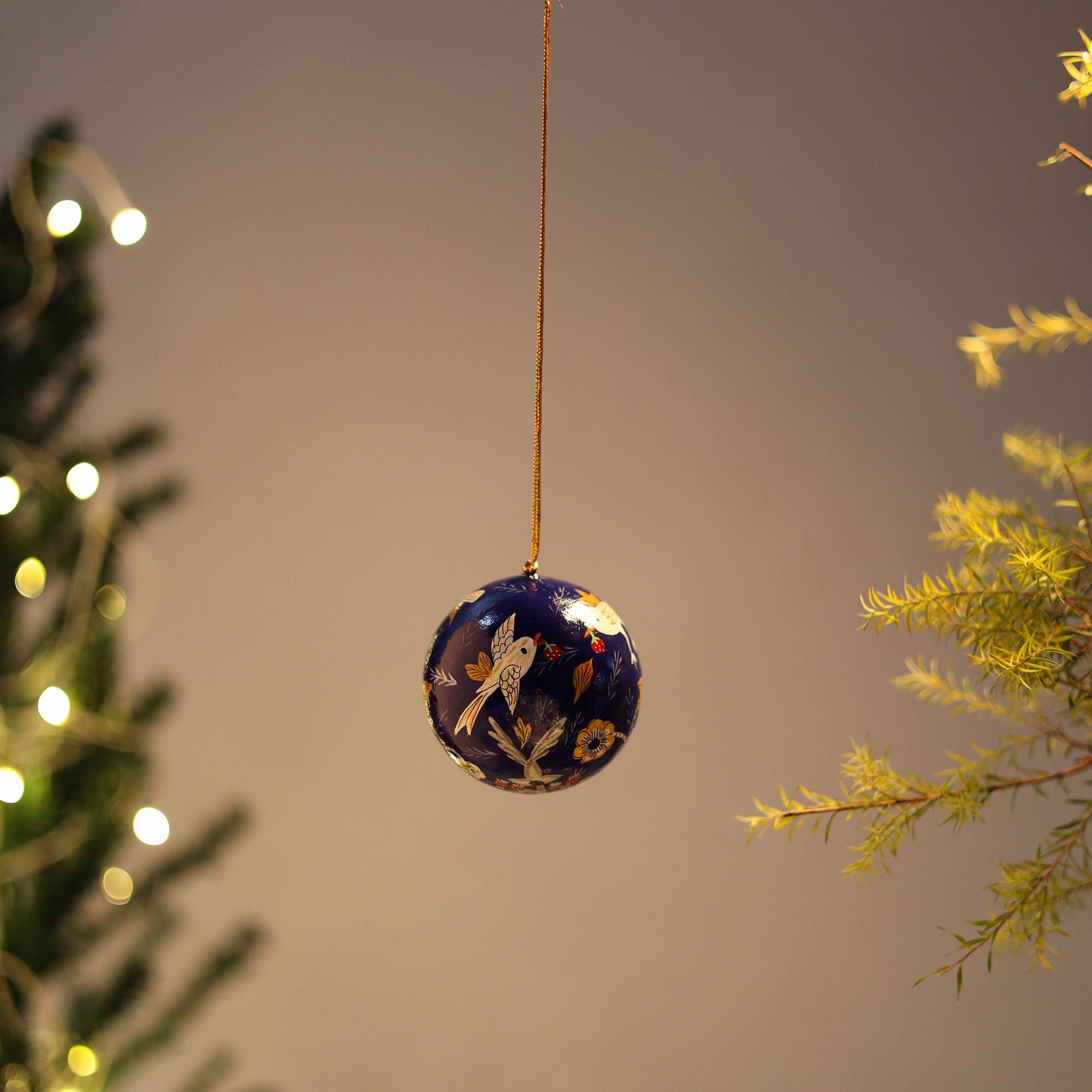 CRAFTVERA Ball - Kashmir Handpainted Christmas Ornament 01