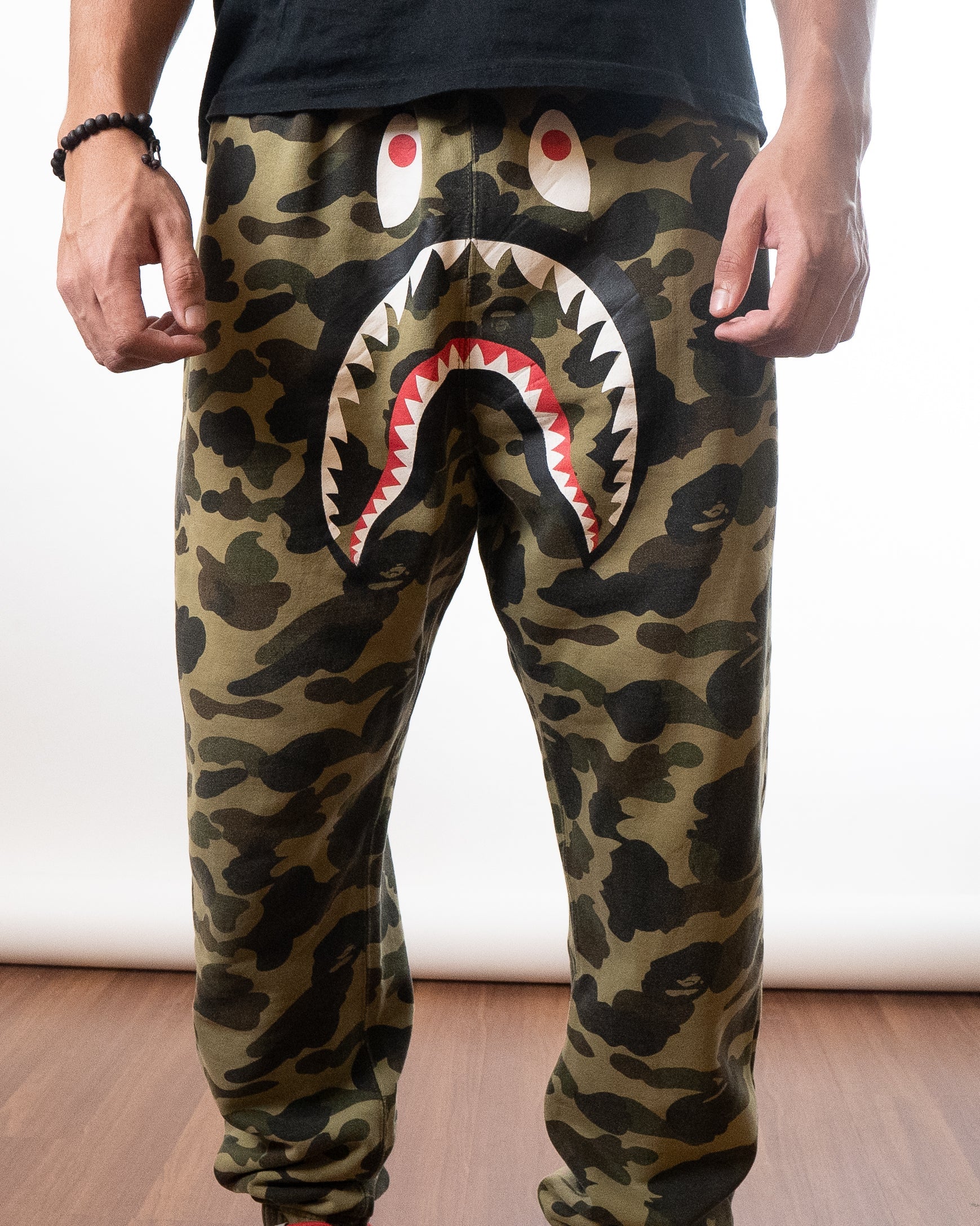 AAPE BY BATHING APE Bape 1st Camo Shark Sweat Pants - view 2