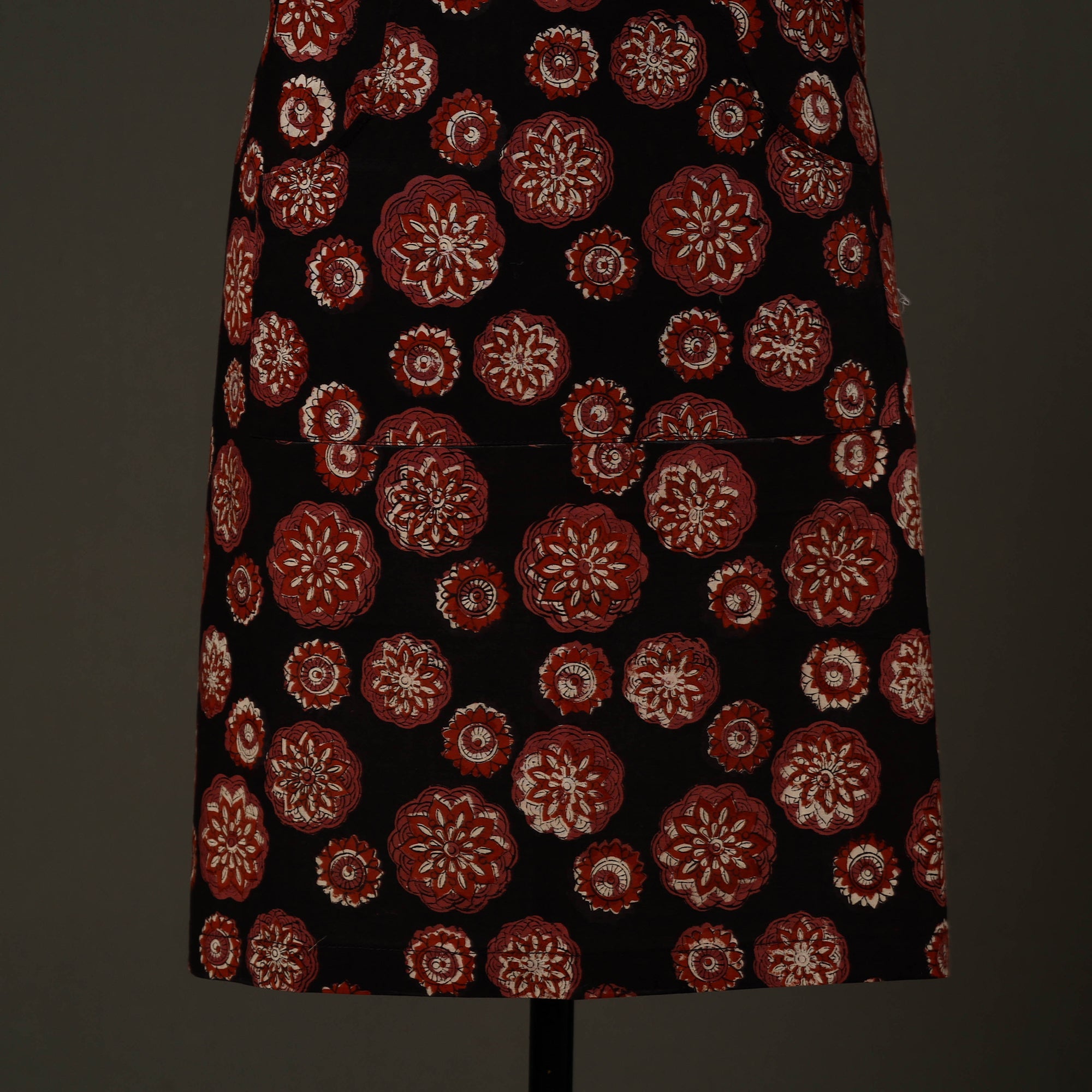 JALPARI Black - Bagru Block Print Cotton Apron with Pocket 23 - view 2