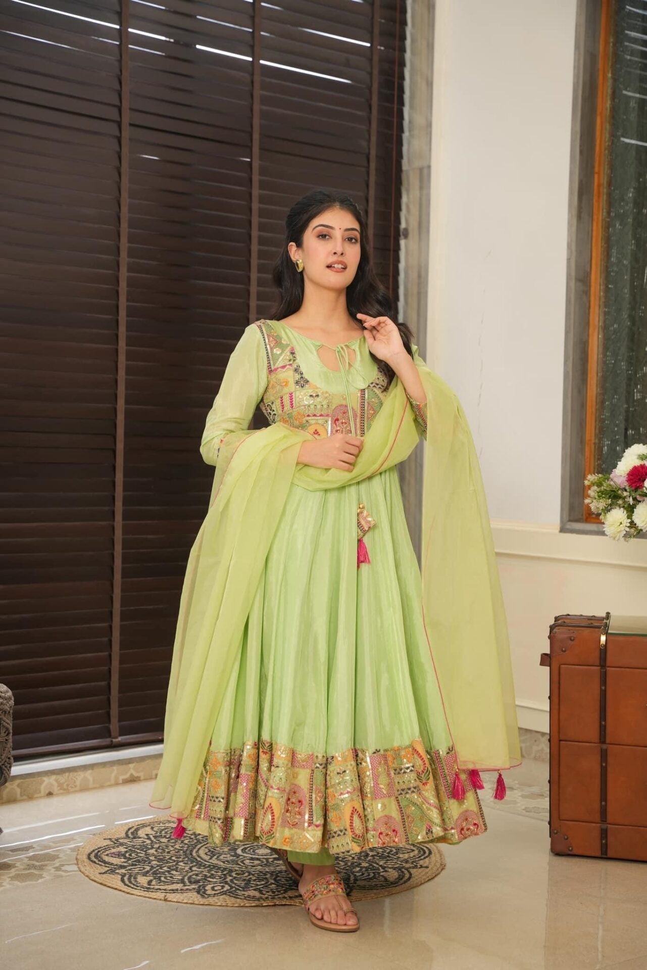 Idaho-o Nivedita silk suit set - view 3