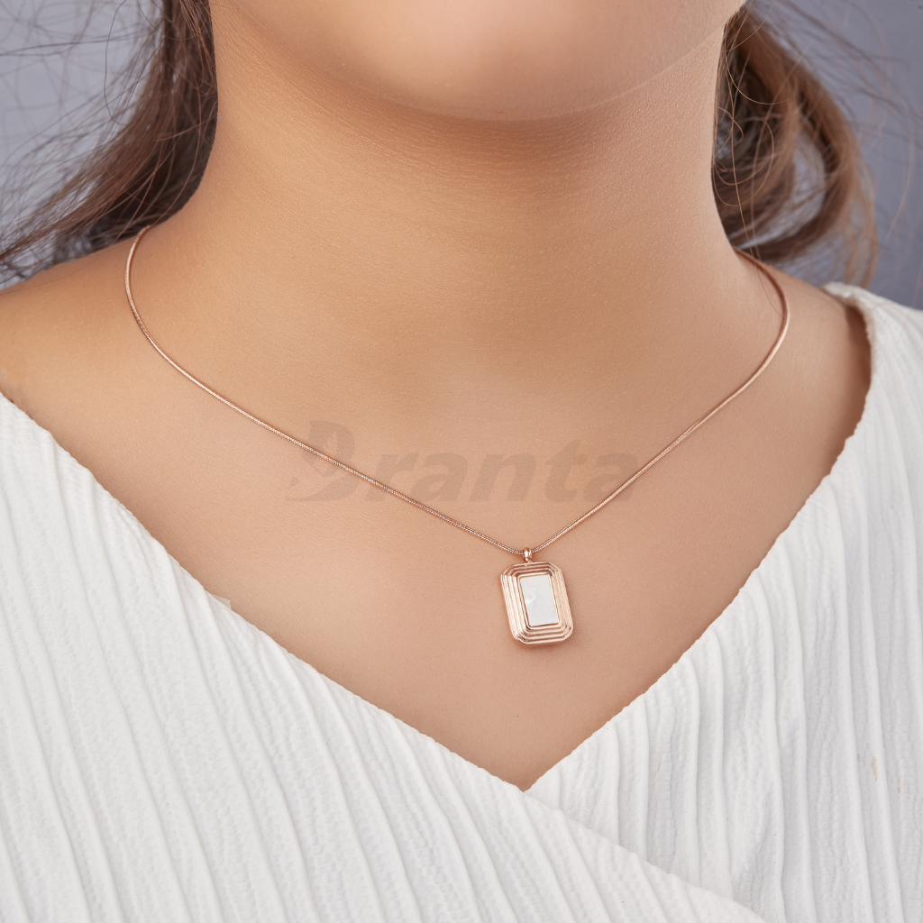 Branta Rectangle Pearl Pendant Necklace For Women