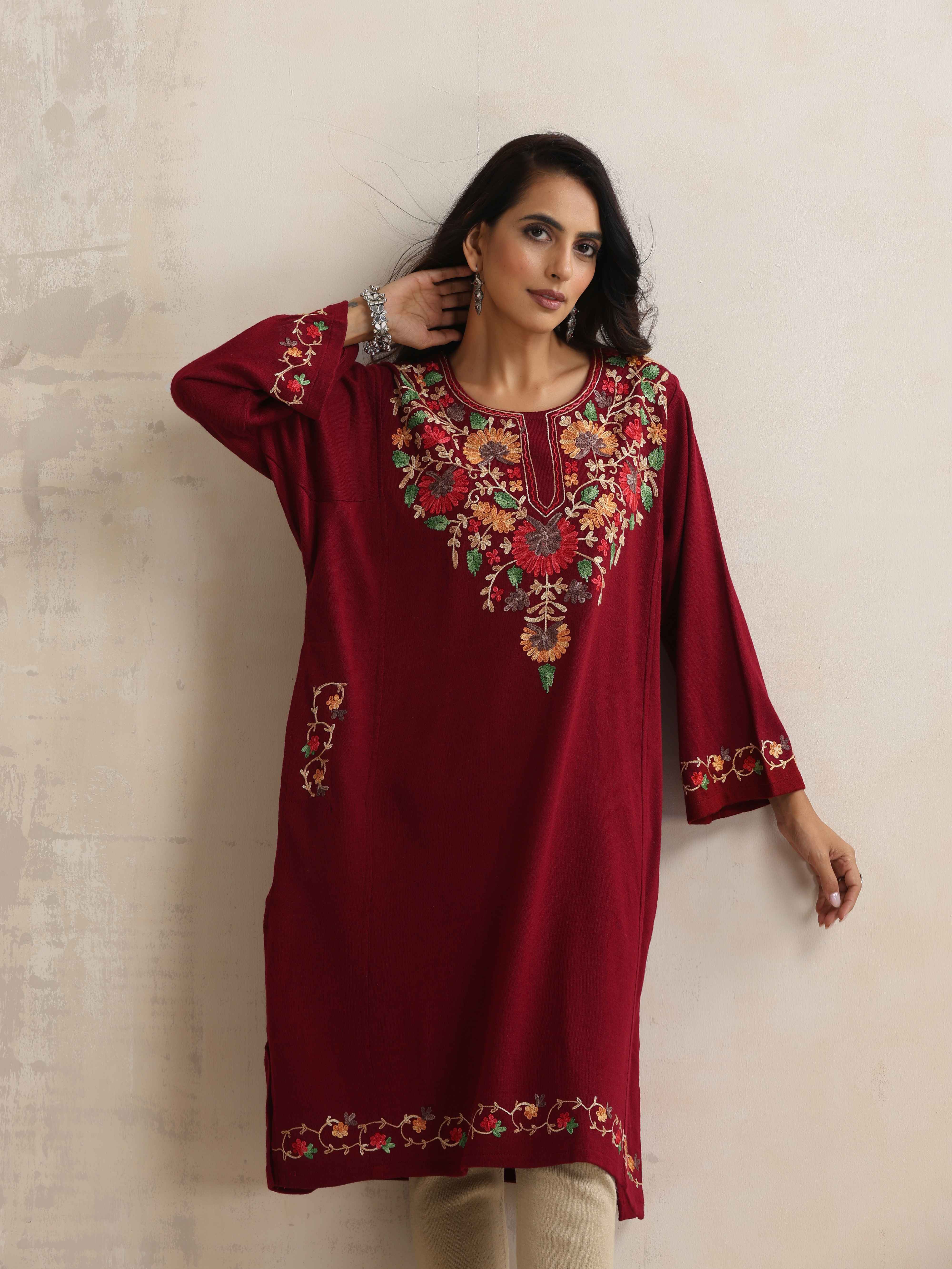 trueBrowns Maroon Kashmiri Floral Embroidered Woollen Phiran Kurta - view 4