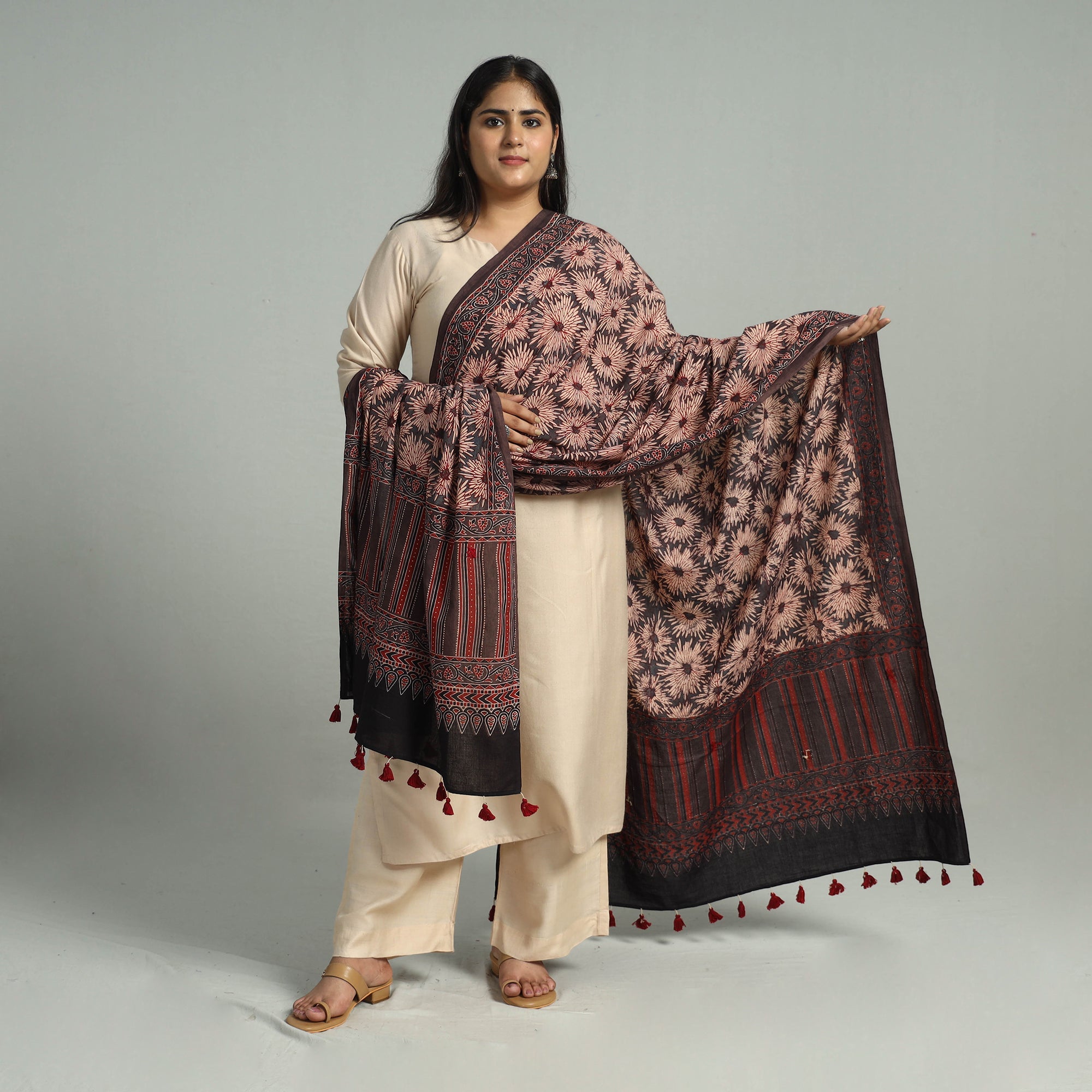 AJRAKH BY JABBAR KHATRI Brown - Block Printed Cotton Ajrakh Dupatta 20 - view 2