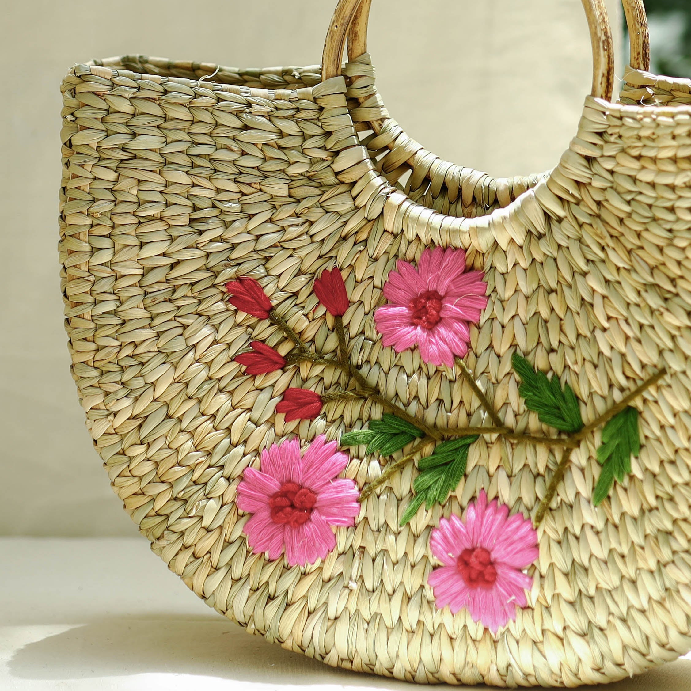 ITOKRI CRAFTS INITIATIVE Beige - Handcrafted Natural Water Reed Embroidered Hand Bag - view 2