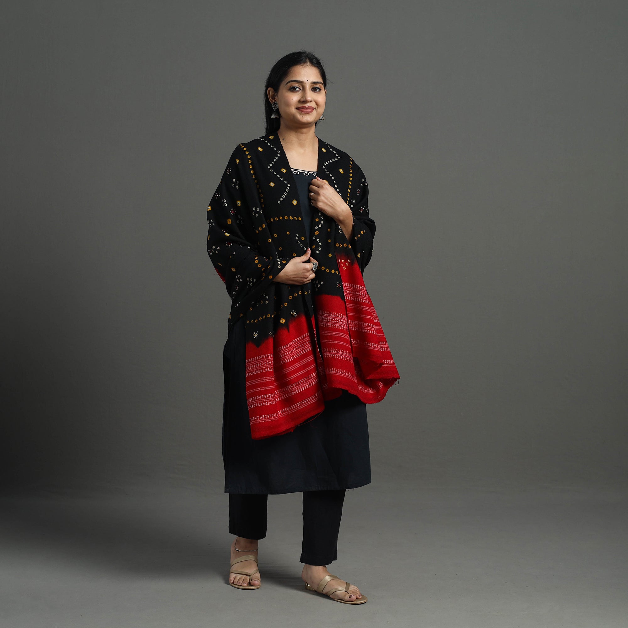 VANKAR BHIMJI KANJI Black - Mirror Work Handwoven Bagida Bandhani Wool Shawl 08 - view 2