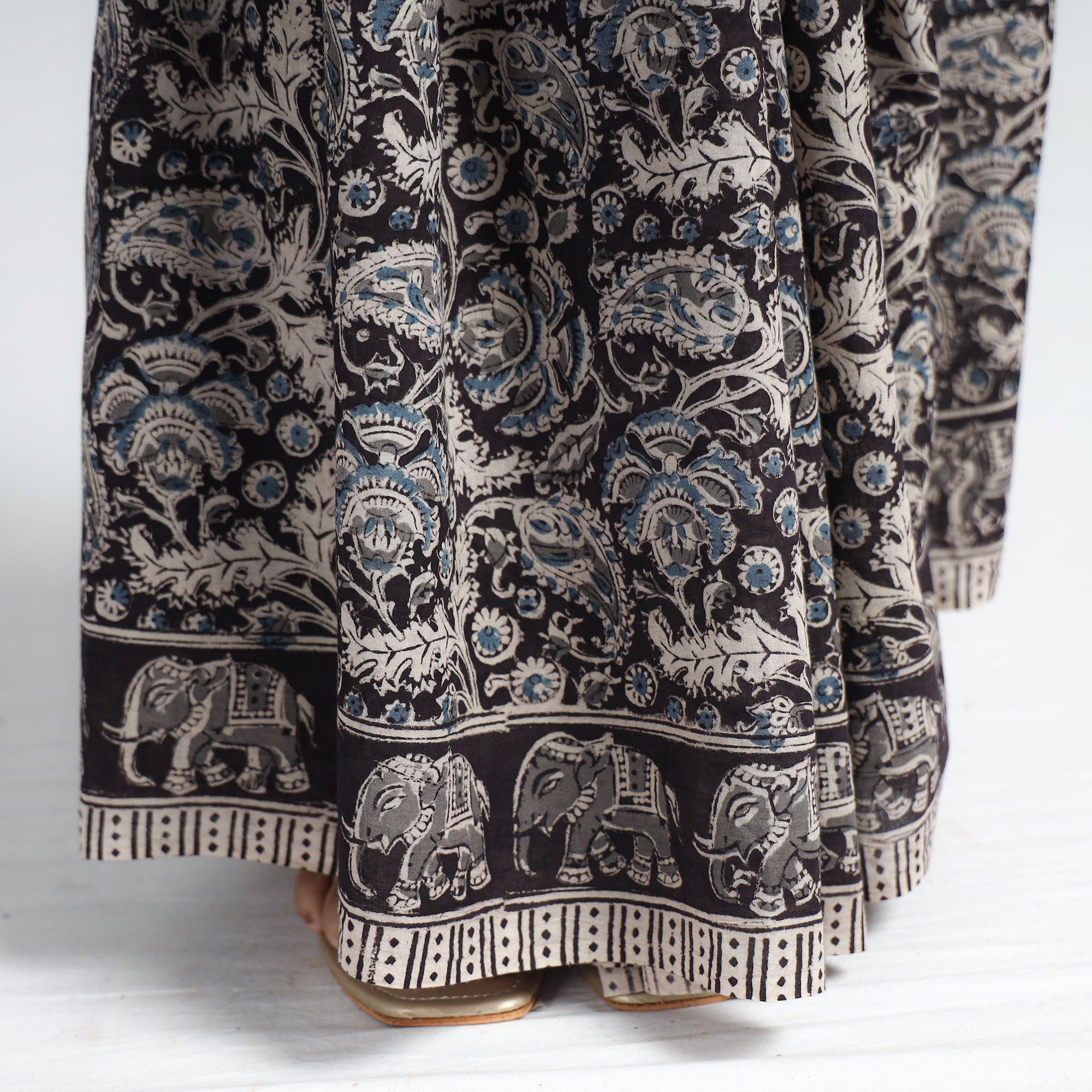 VENKATA BHANU KALAMKARI PEDANA Black - Pedana Block Print Cotton Kalamkari Saree - view 5