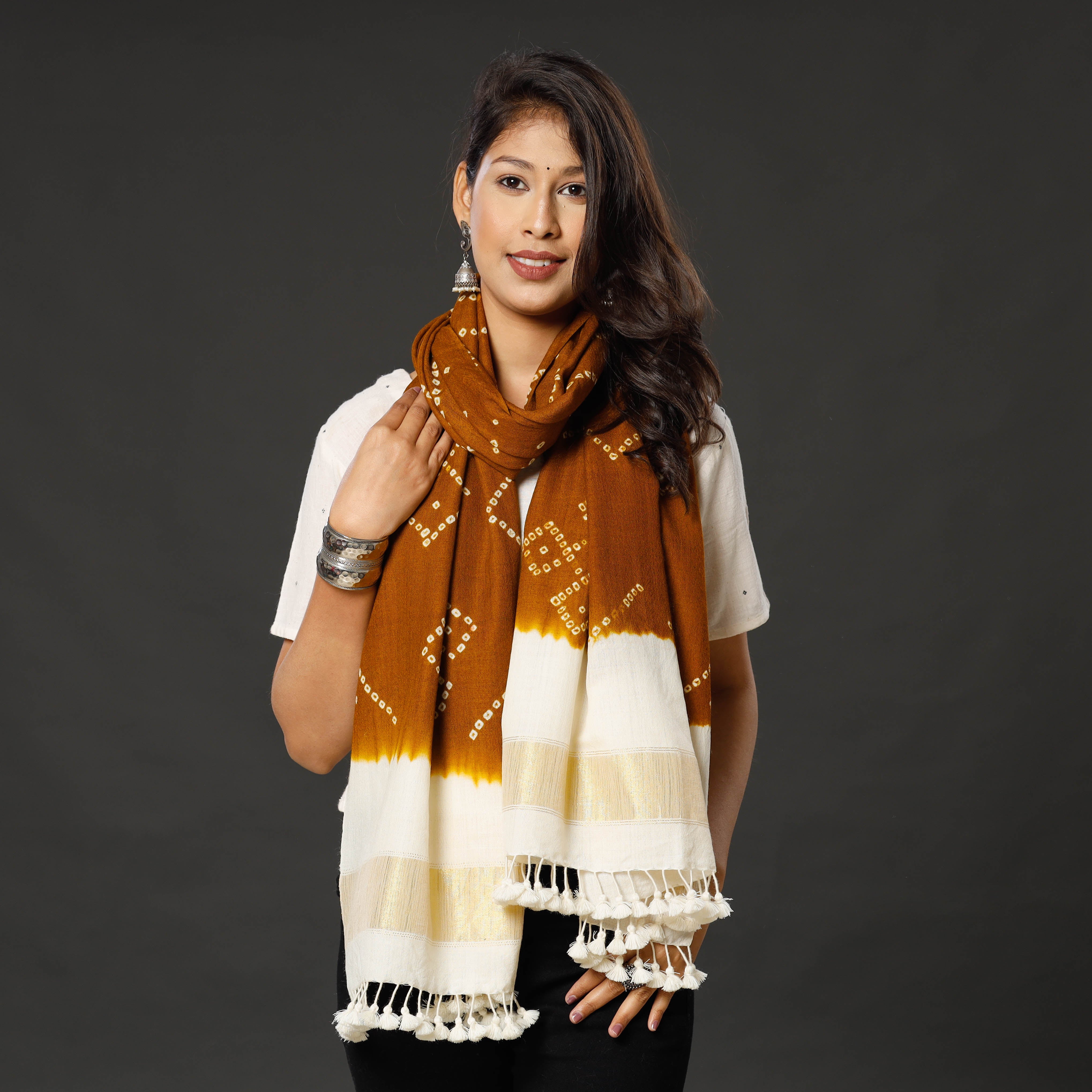 VANKAR BHIMJI KANJI Brown - Kutch Handwoven Tie & dye Merino Wool Bandhani Stole - view 2