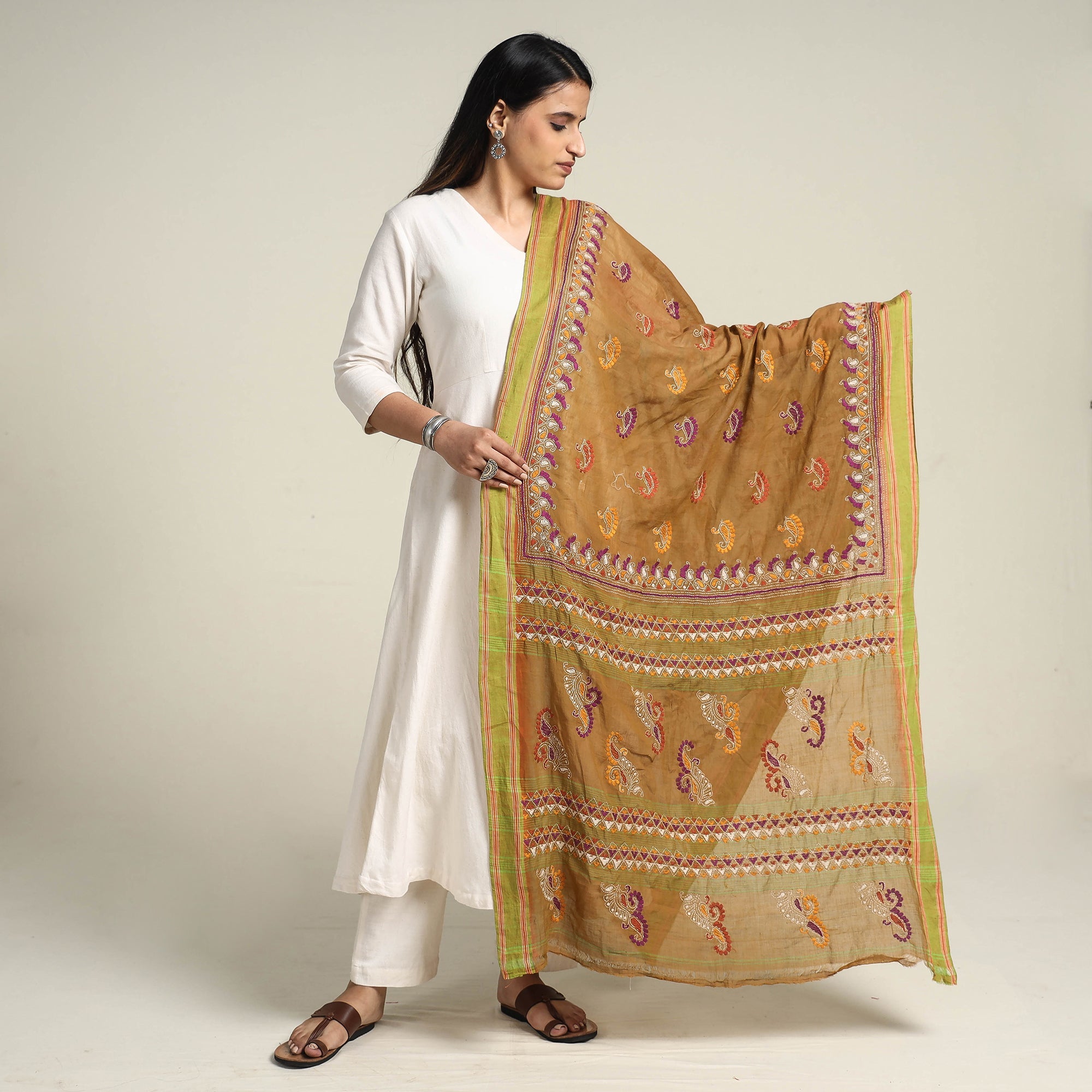 KHUSHBASH - HAPPY LOOM OF EAST Brown - Bengal Kantha Embroidered Cotton Handloom Dupatta