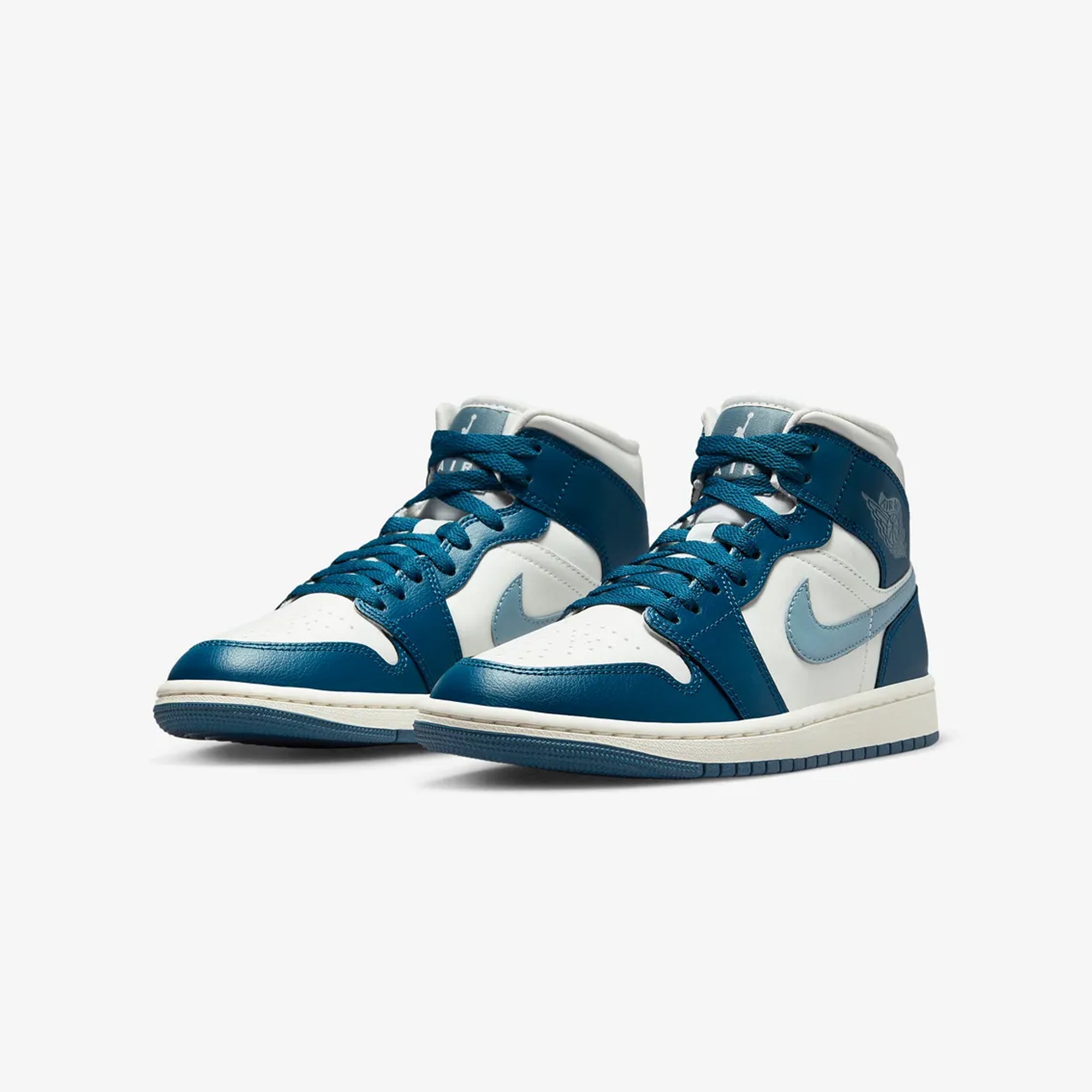 1 mid sky – Jordan | AIR JORDAN 1 MID { SKY J FR BLUE/OZONE BLUE-SAIL