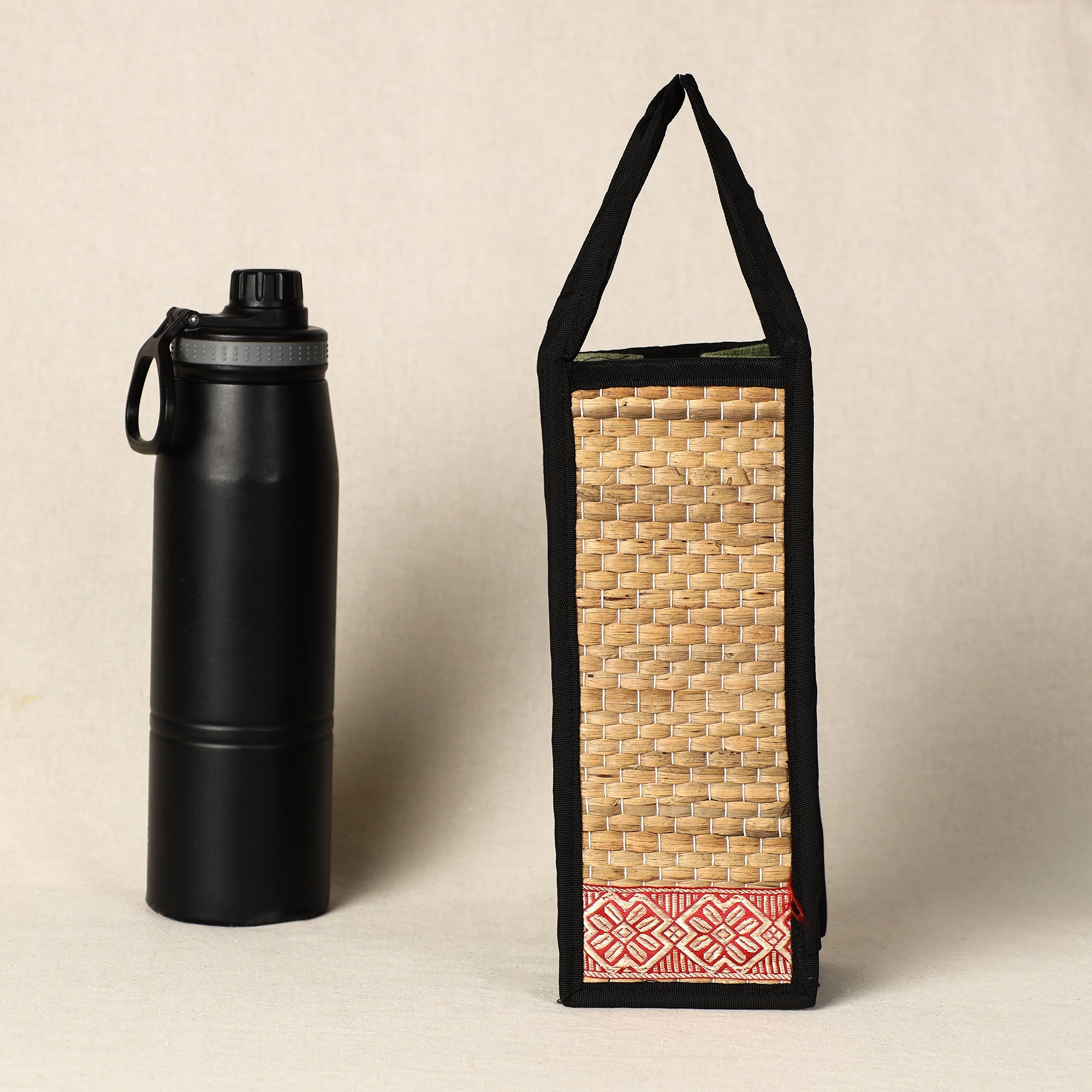 ITOKRI CRAFTS INITIATIVE Beige - Handmade Organic Water Hyacinth Bottle Bag from Assam