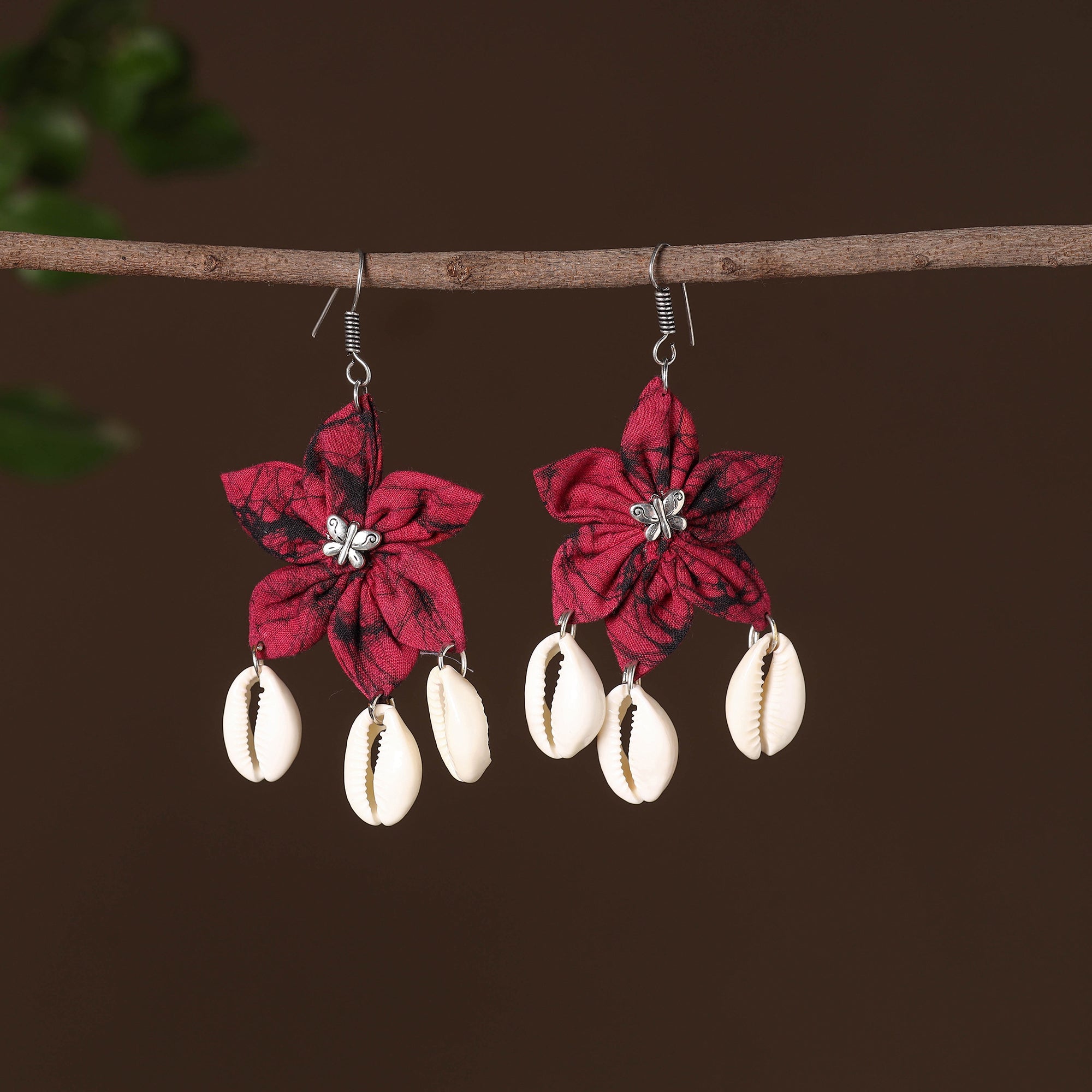 JALPARI Savi Fabart Phool Kali Shell Earrings
