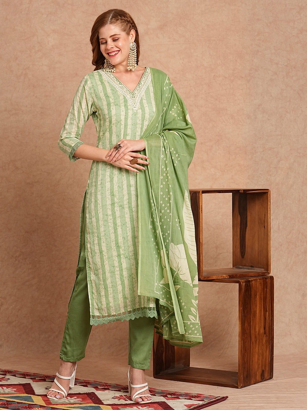 Printed embroidered kurta – FASHOR Stripes Printed & Embroidered Kurta with Pant & Pure Cotton Dupatta - Green