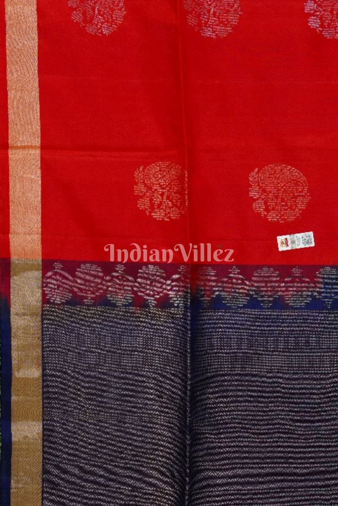 IndianVillèz Red With Blue Pure Kanjivaram Soft Silk Saree - view 4