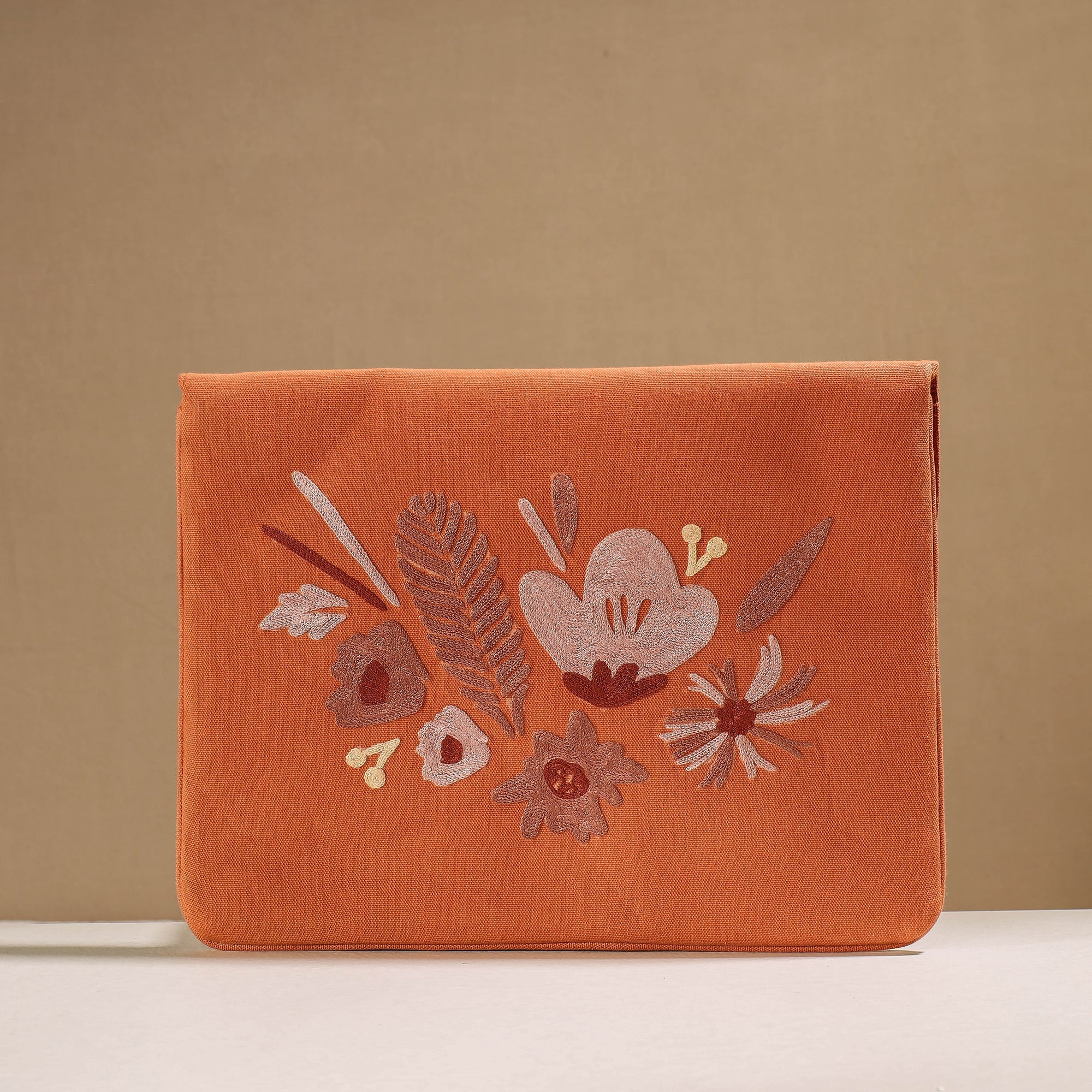 ITOKRI CRAFTS INITIATIVE Aari Hand Embroidery Cotton Duck IPad Sleeve (10 x 13 in)