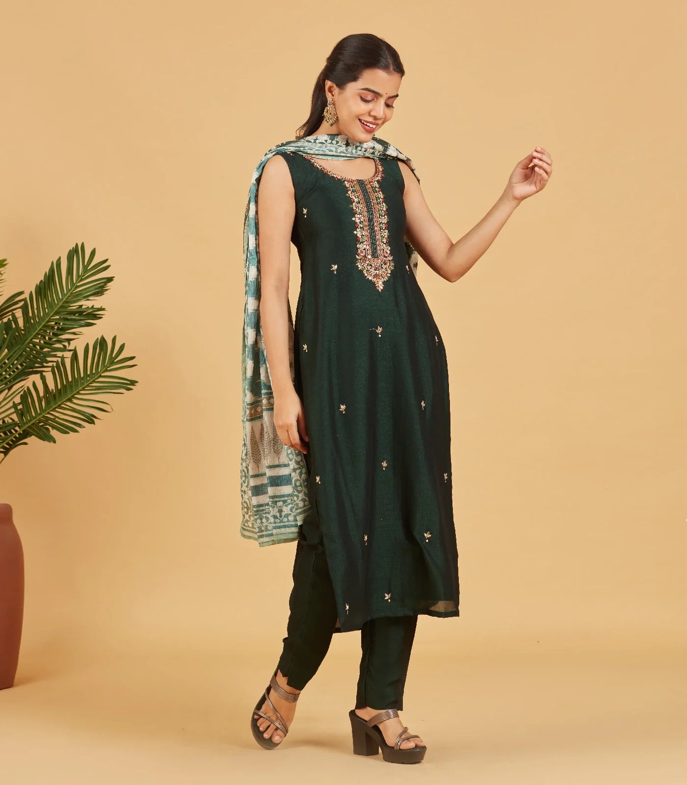 RmKV Bottle Green Embroidered Festive Kurta Set - view 5