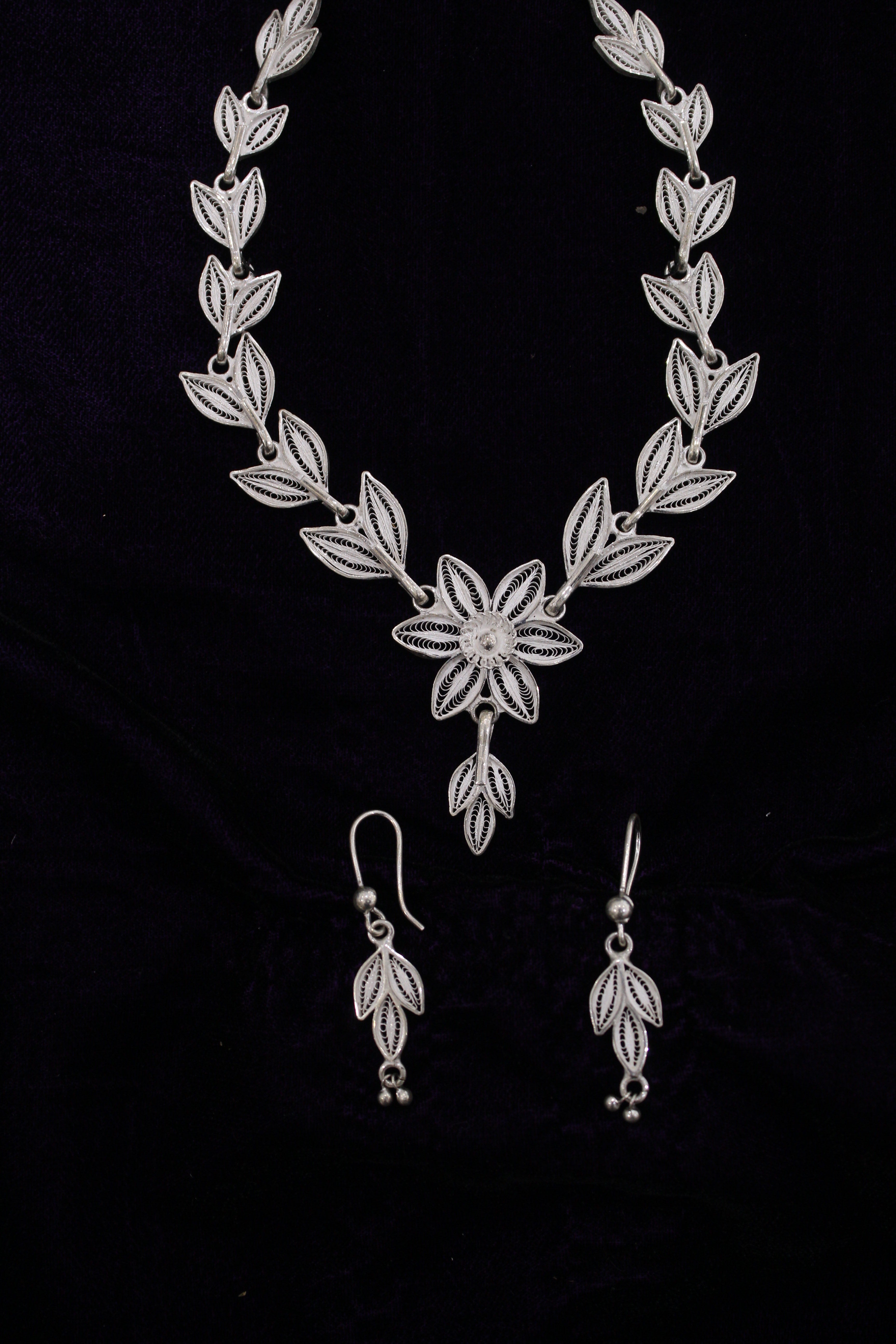 Indianvillez Silver Filigree Floral Necklace With Earring Set