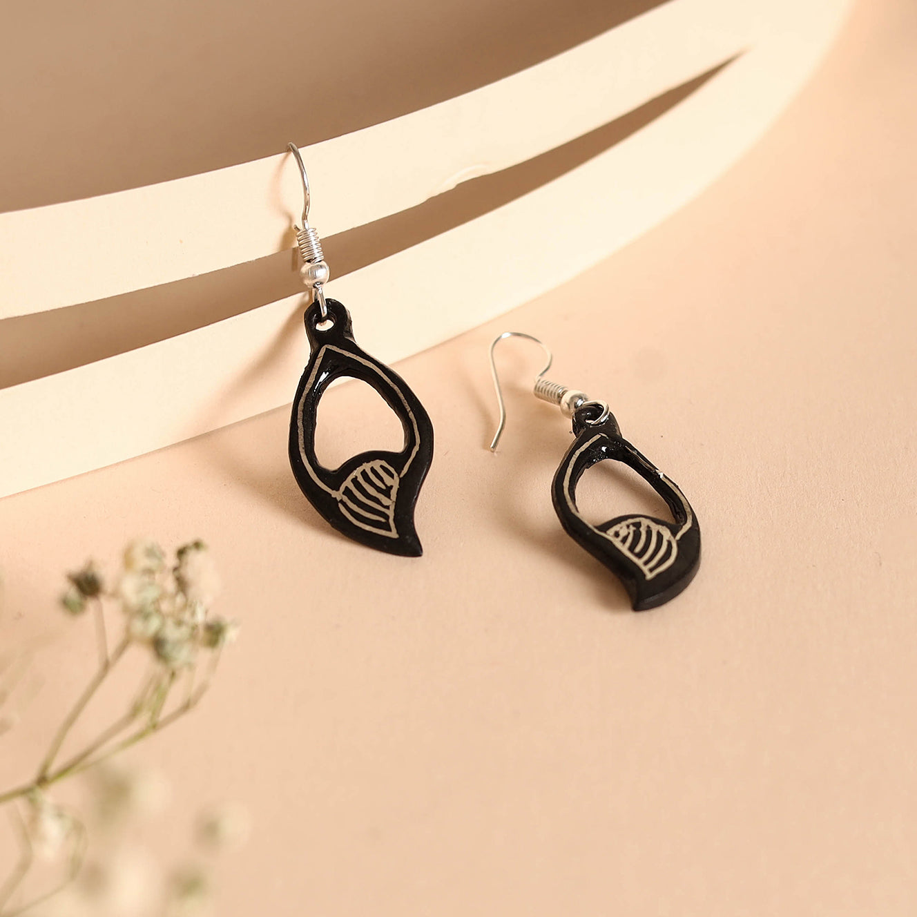ITOKRI CRAFTS INITIATIVE Bidri Work Pure Silver Inlay Earrings 03 - view 2