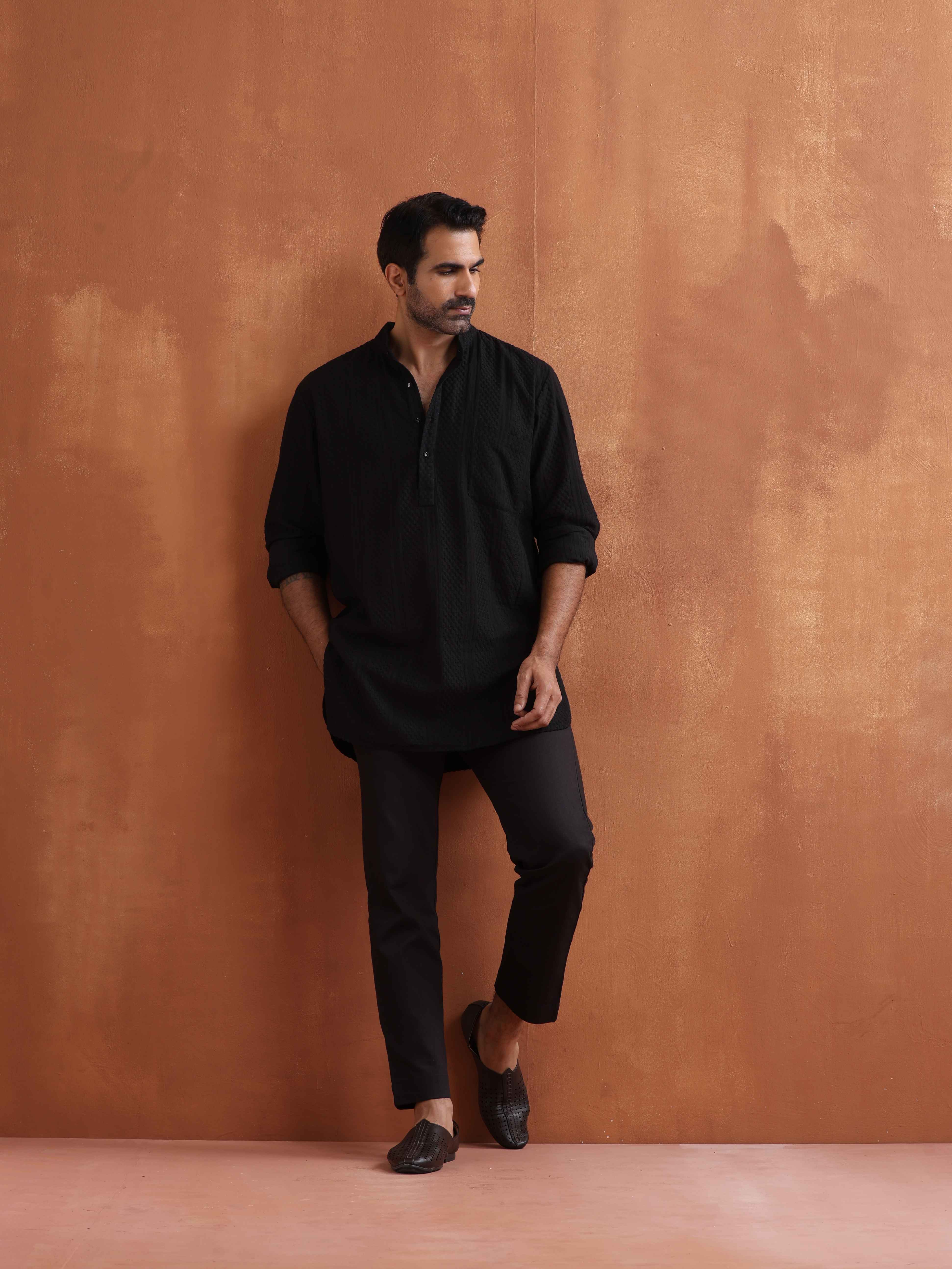 trueBrowns Men's Black Textured Cotton Dobby Short Kurta - view 6