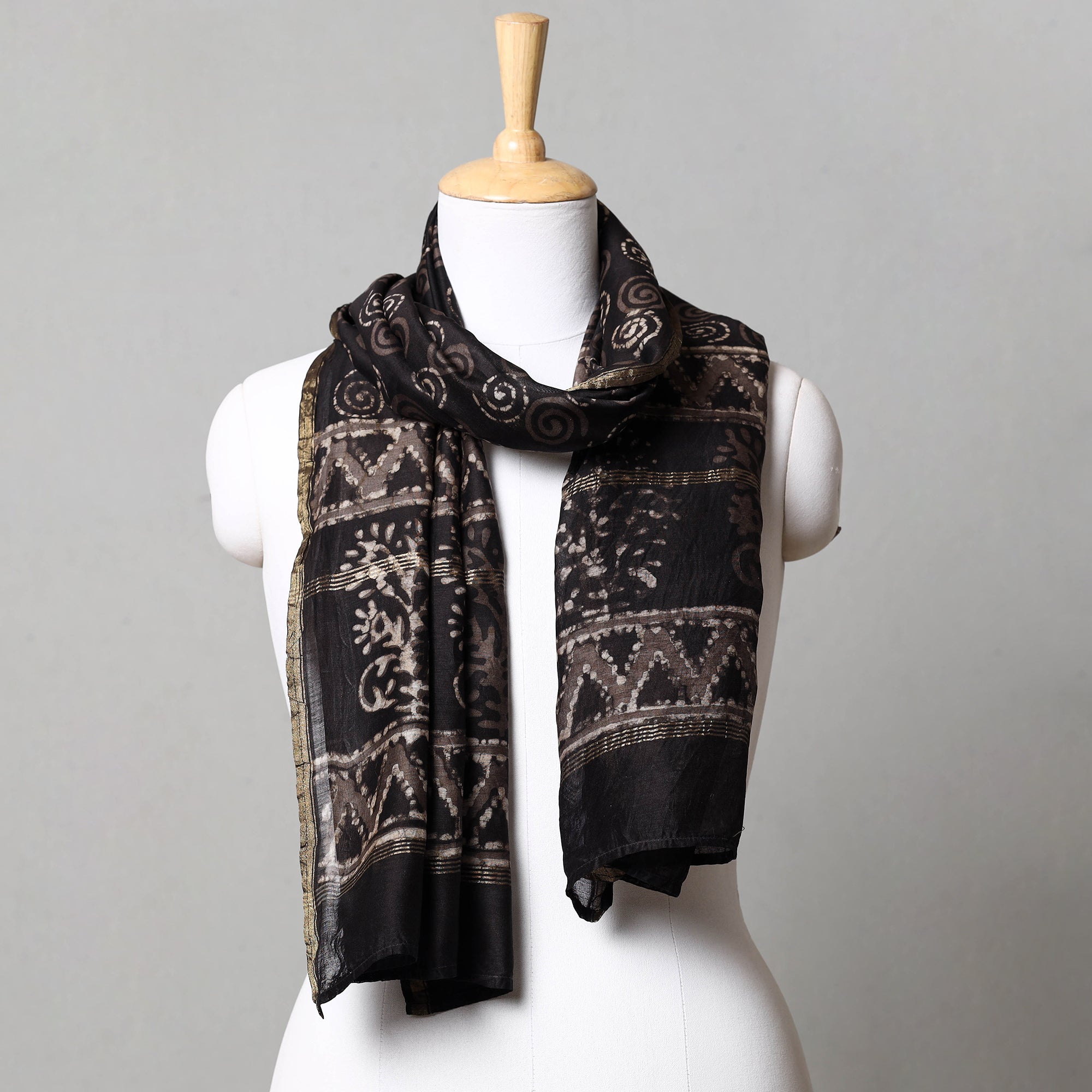 HAVELI CHRONICLES Black - Pipad Block Printed Chanderi Silk Handloom Stole