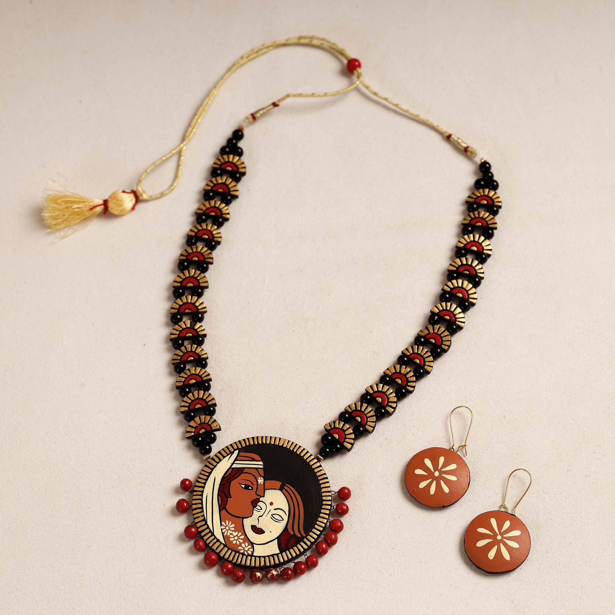 KHUSHBASH - HAPPY LOOM OF EAST Bishnupur Handpainted Terracotta Necklace Set - view 2