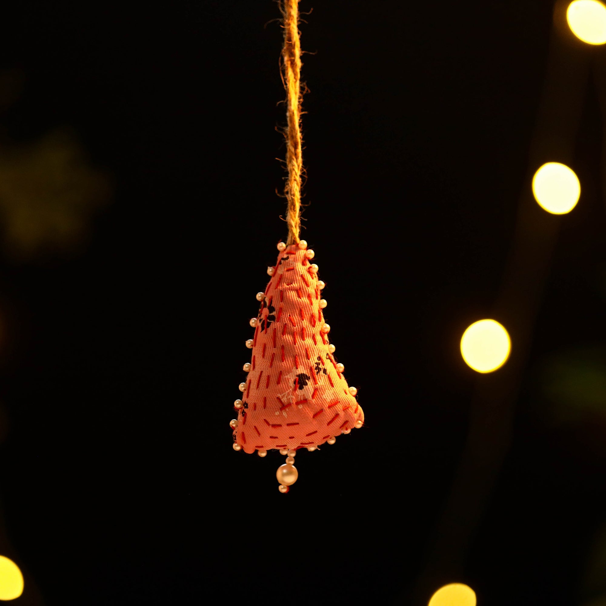 Upcycled thread beadwork – JAN SANDESH Bell - Upcycled Thread & Beadwork X-Mas Decor Hanging 01