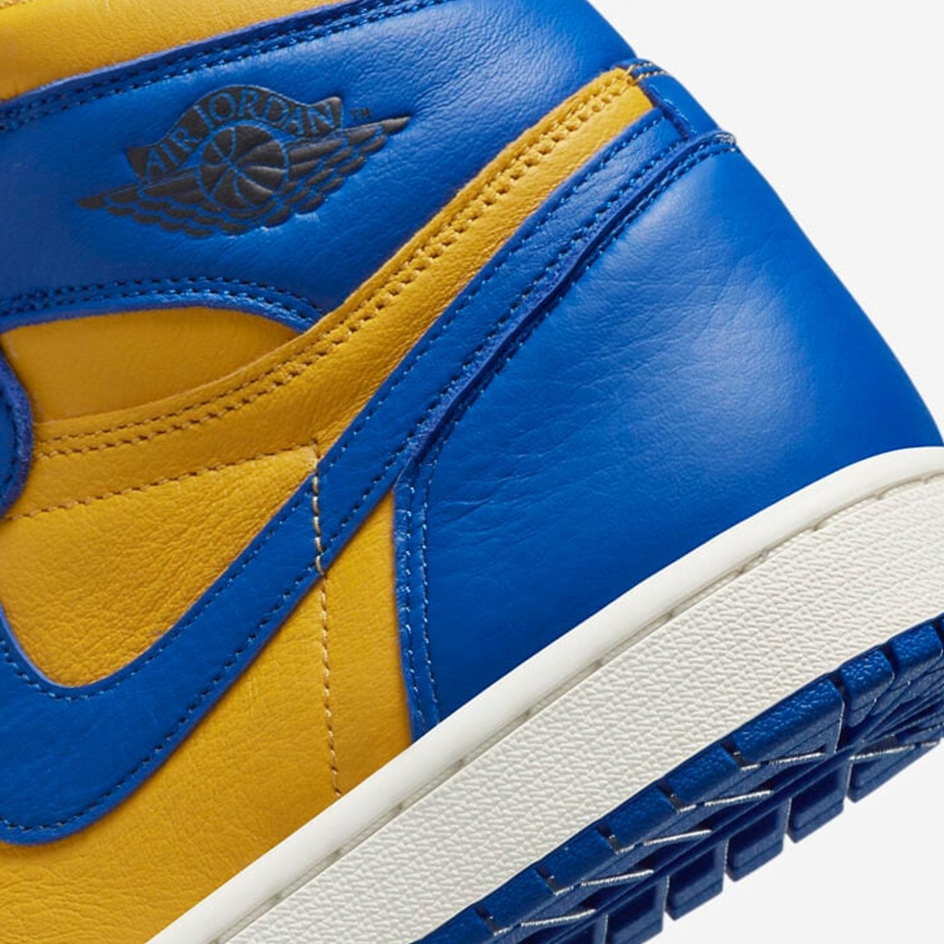 Jordan | AIR JORDAN 1 RETRO HIGH OG { VARSITY MAIZE/GAME ROYAL-SAIL - view 5