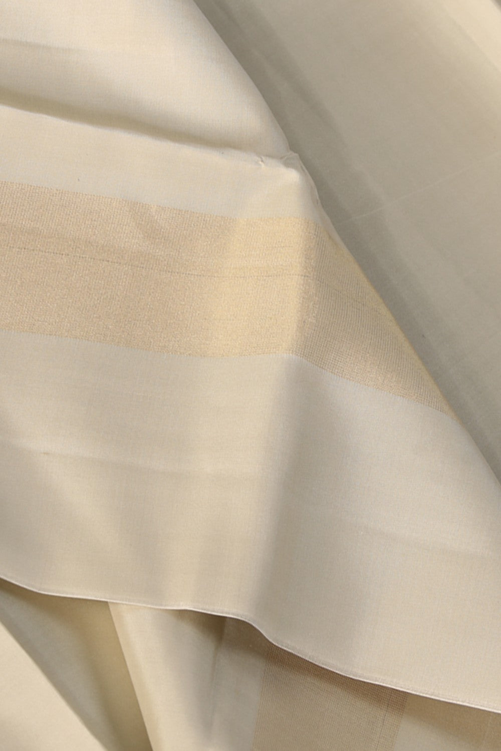 Kalanjali Kanchi Silk Off-White Dhoti With Kanduva (8 X 4) - view 3