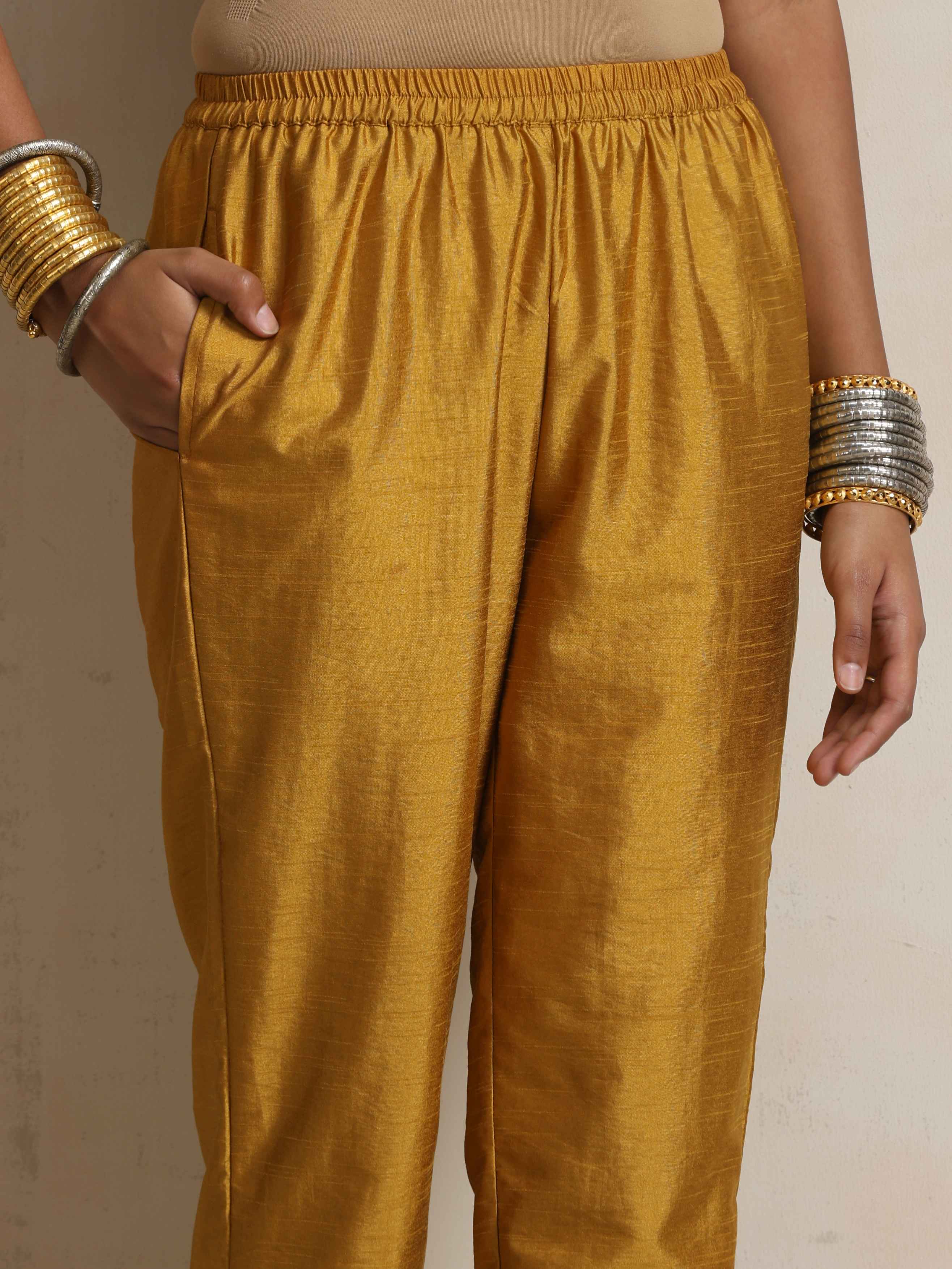 trueBrowns Cola Silk Kurta Set - view 8