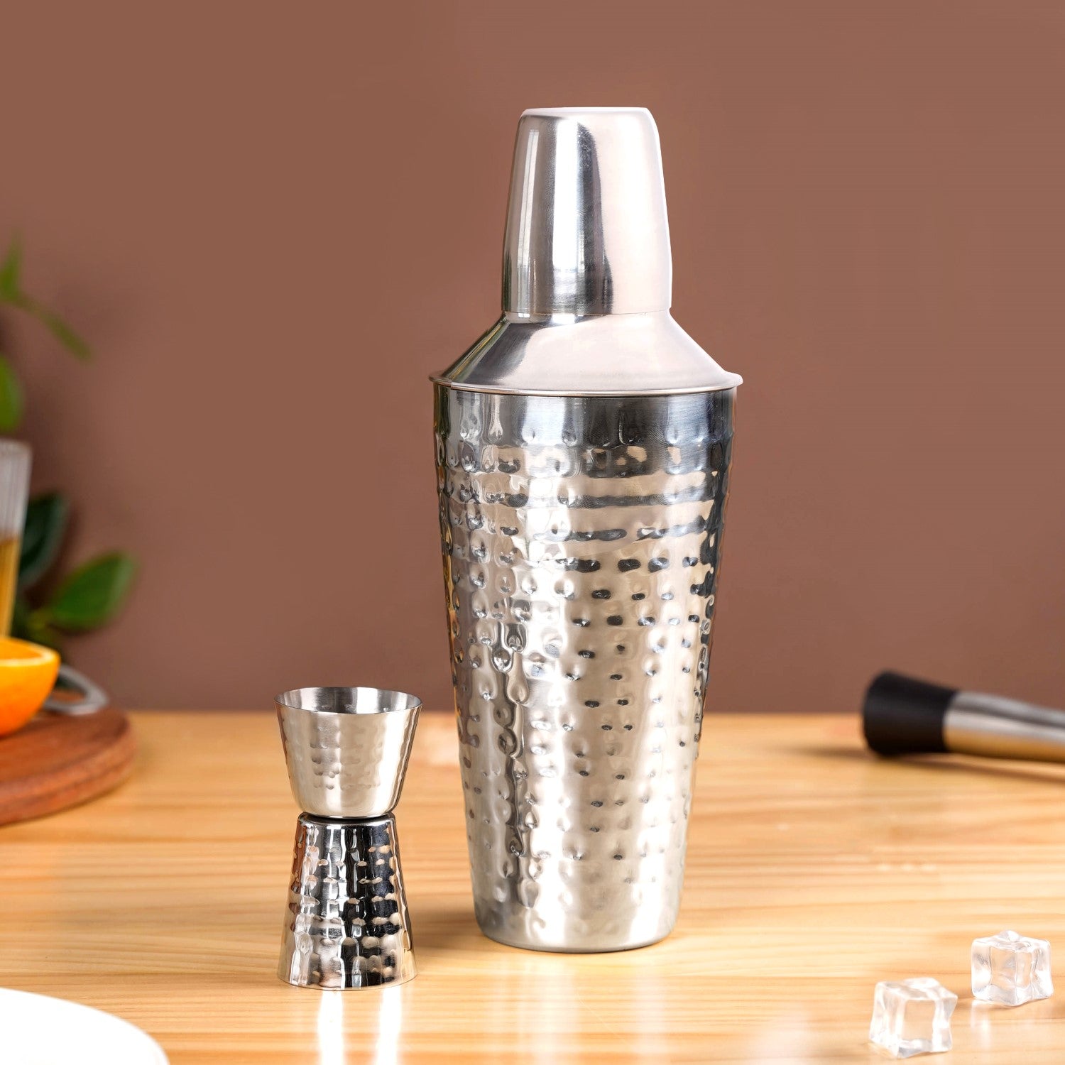 Nestasia Sleek Modern Cocktail Shaker And Peg Measurer Set - view 7