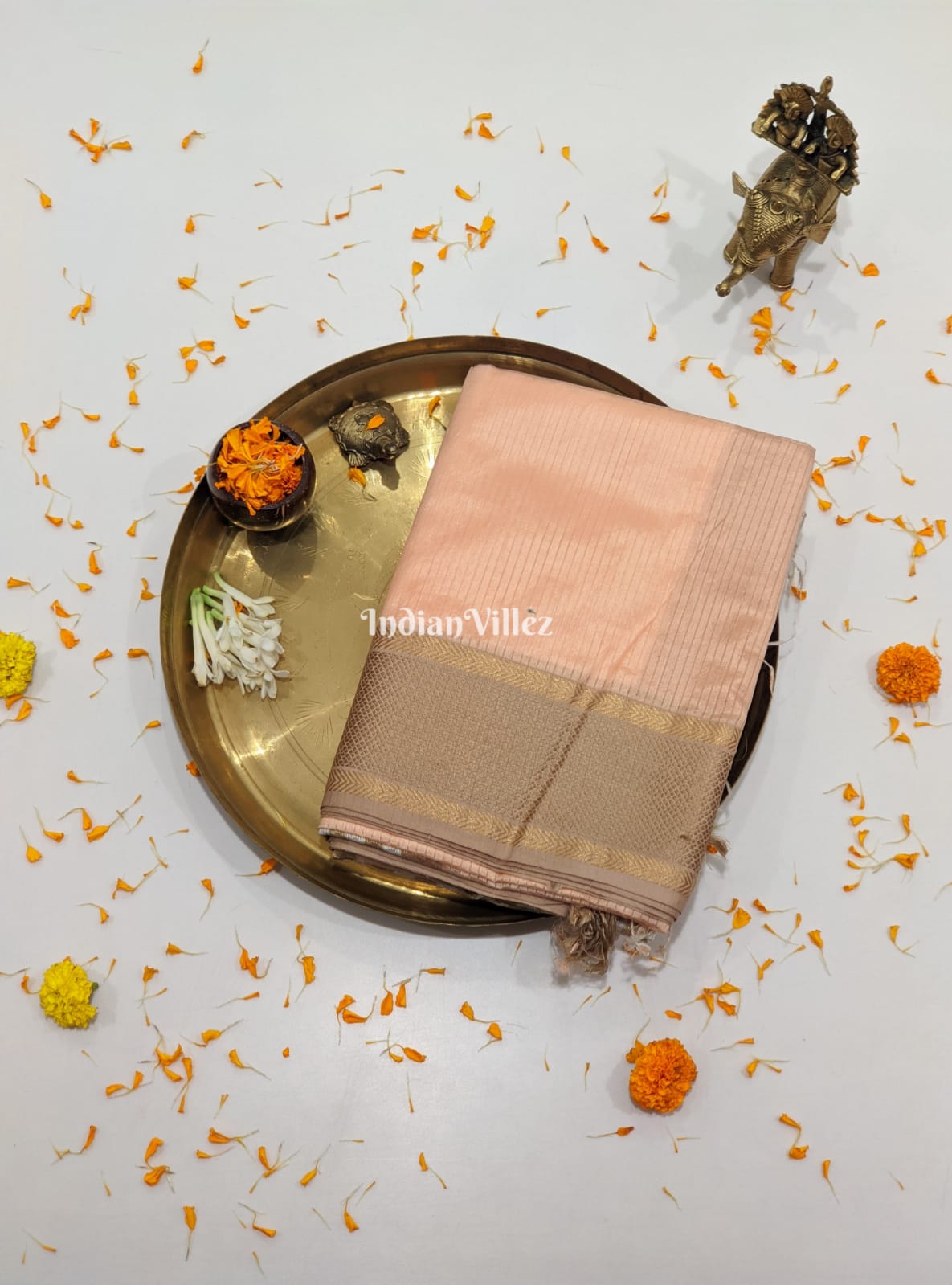 IndianVillèz Light Peach Pure Silk Cotton Maheshwari Saree with Zari Border