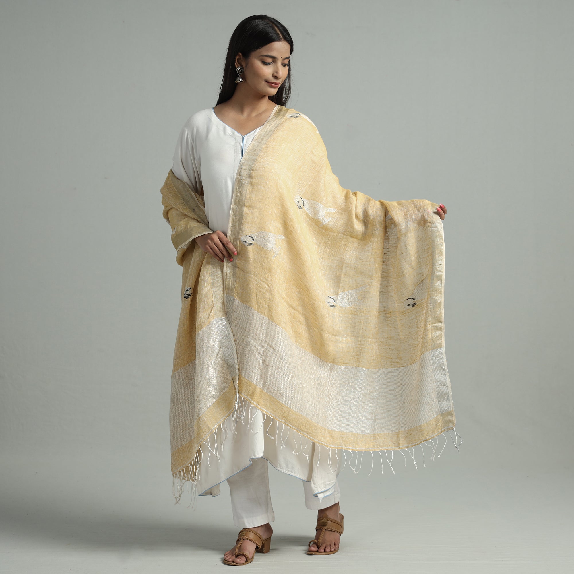 KHUSHBASH - HAPPY LOOM OF EAST Beige - Bengal Jamdani Handloom Linen Dupatta with Tassels 20 - view 2