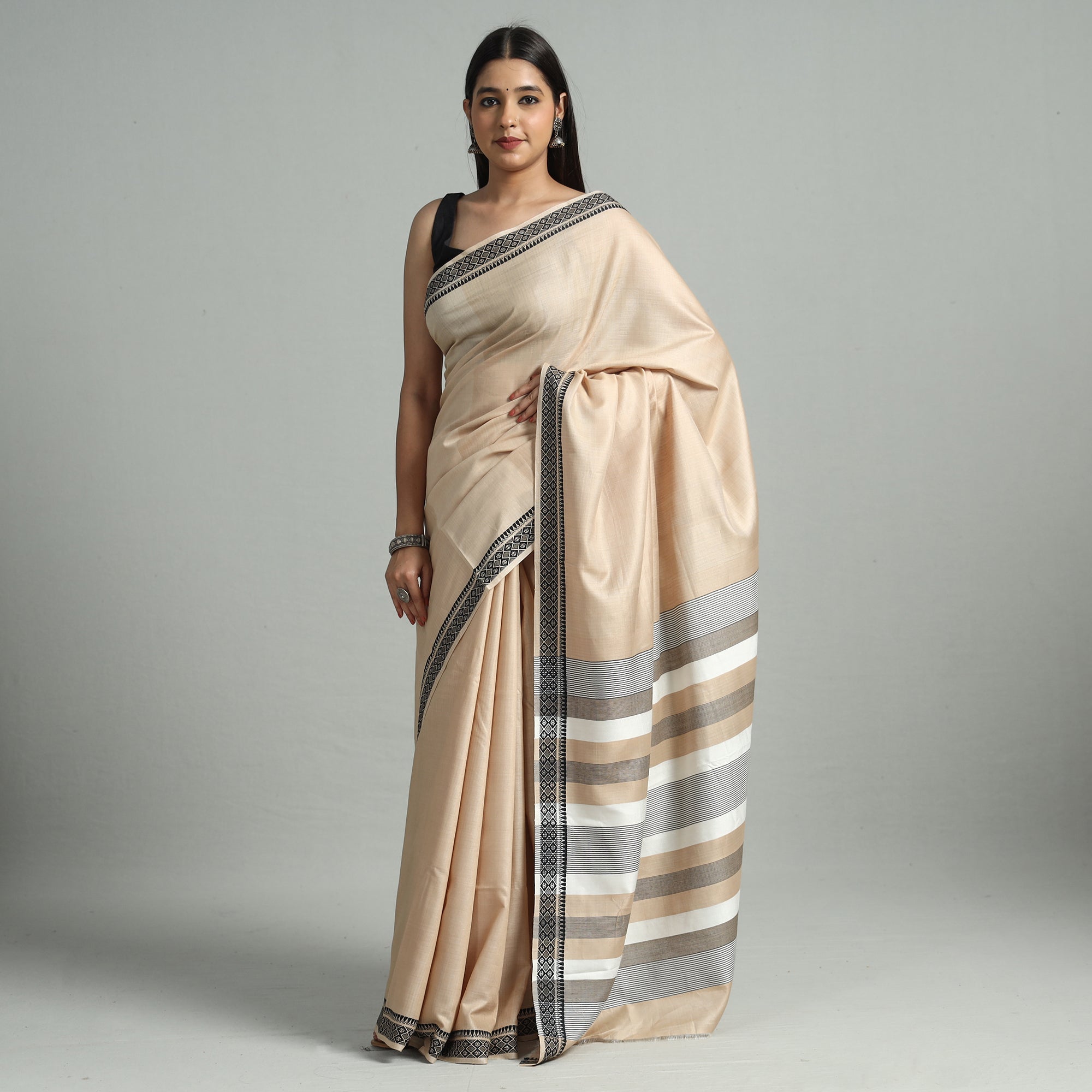 ITOKRI CRAFTS INITIATIVE Beige - Traditional Vidarbha Tussar Silk Cotton Handloom Saree with Woven Border 32