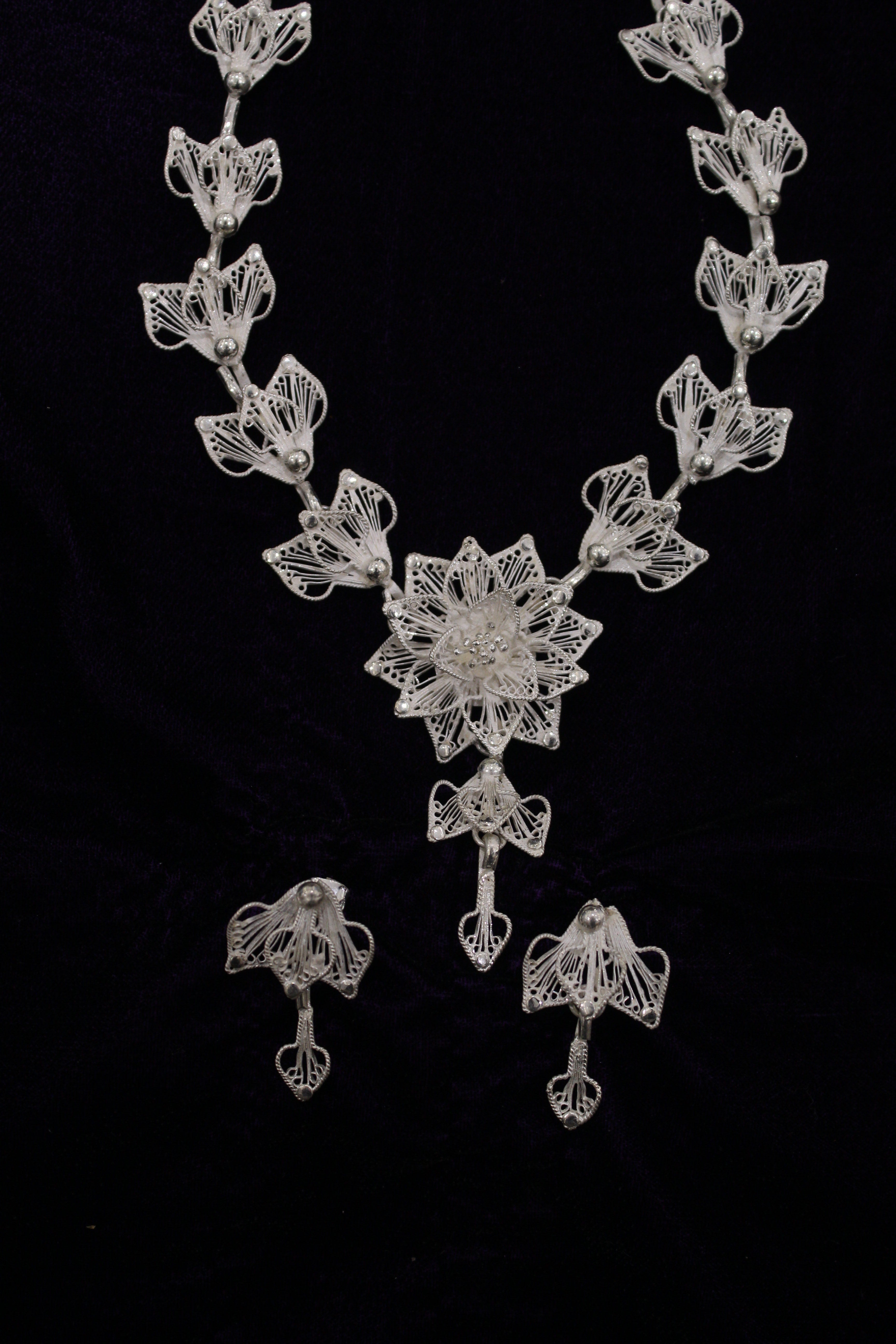 Indianvillez Silver Filigree Floral Necklace With Earring Set