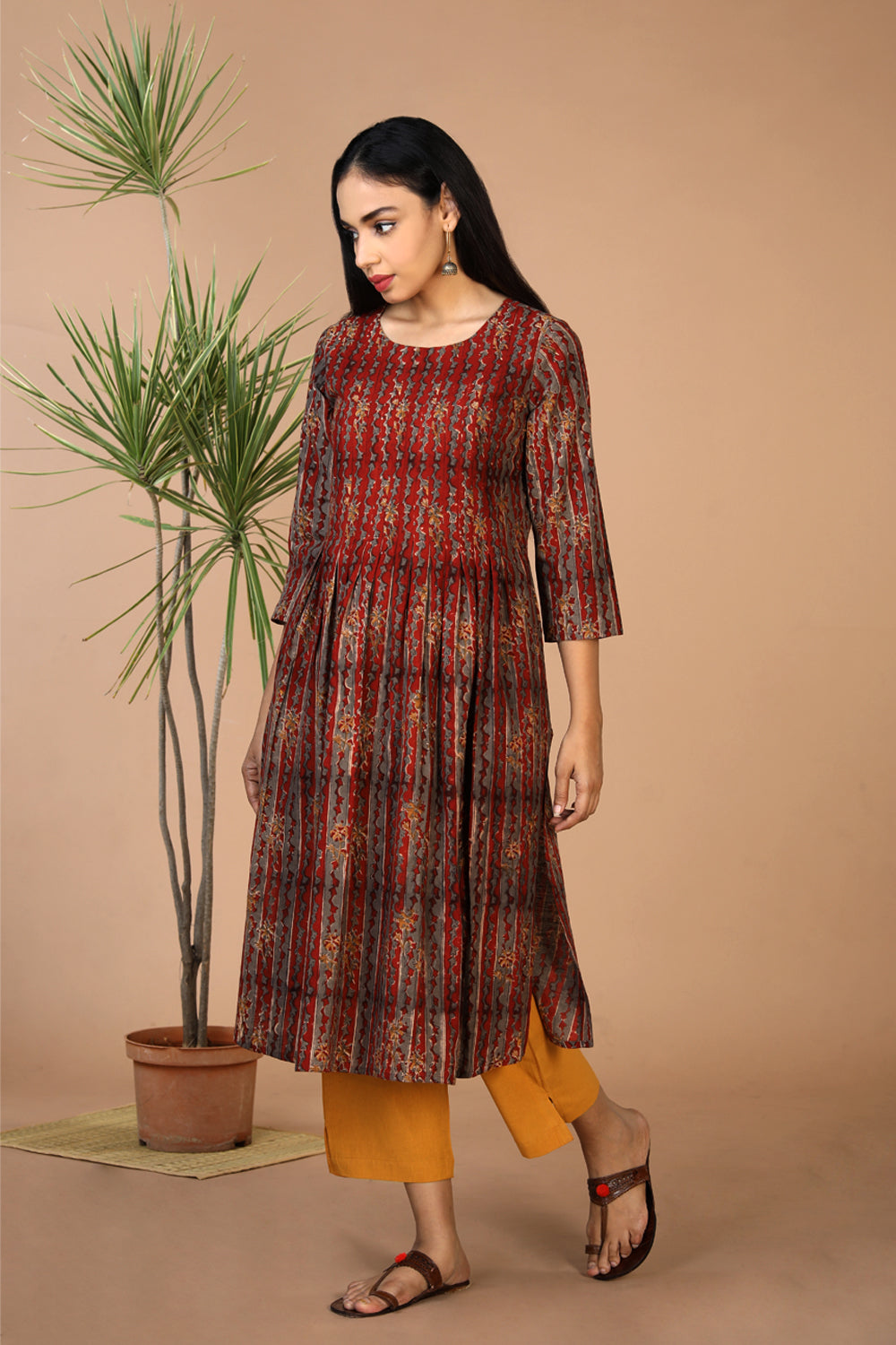 Kalanjali Ethnics Cotton kalamkari kurti – Women's, MAROON - view 5