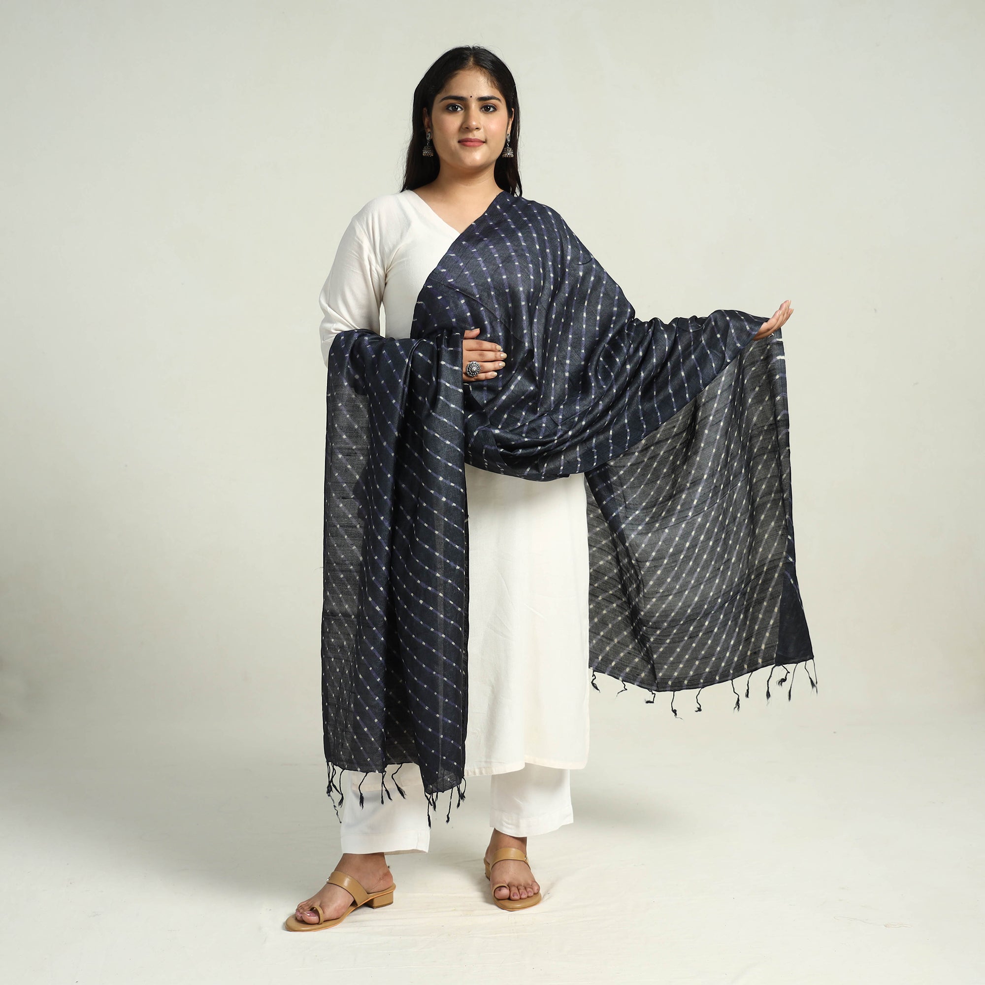 LEHARIYA BY BADSHAH MIYAN Black - Traditional Tie & Dye Tussar Silk Leheriya Dupatta 28 - view 2
