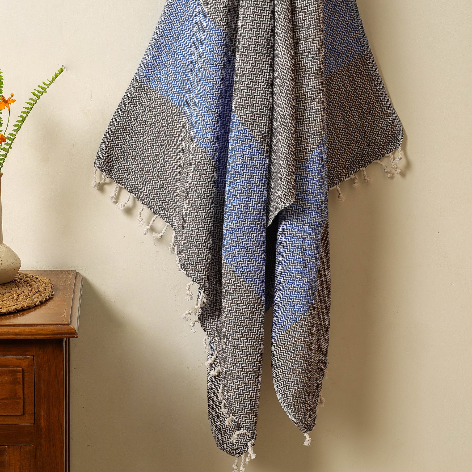 HANDLOOM VIRASAT Black - Handloom Cotton Towel with Tassels from Bijnor by Nizam - view 2