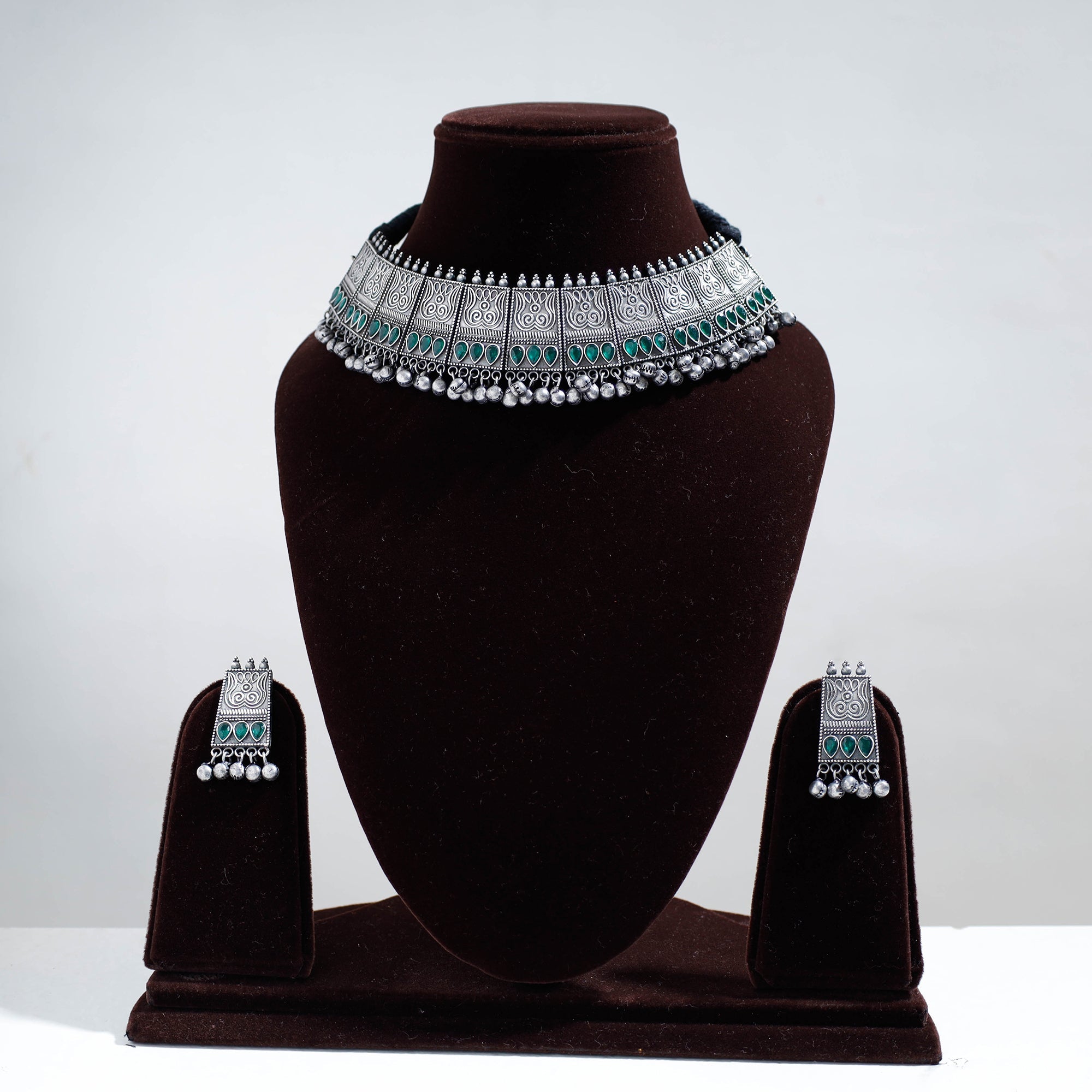 WHITE RIVER STORIES Antique Silver Finish Oxidised Brass Base Choker Necklace Set