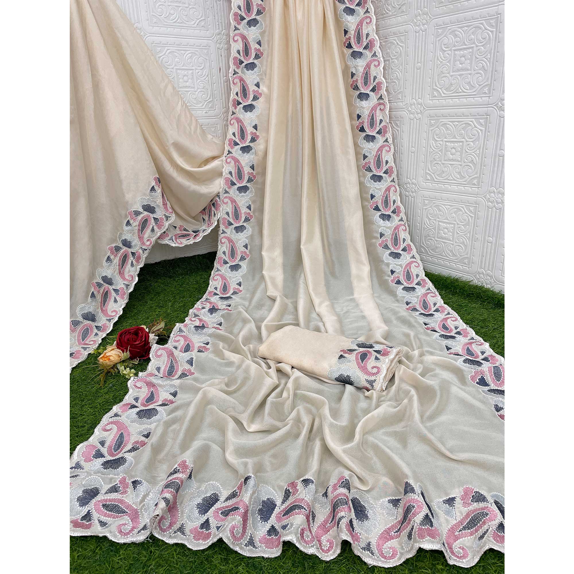 Peachmode Cream Floral Embroidered Vichitra Silk Saree - view 3