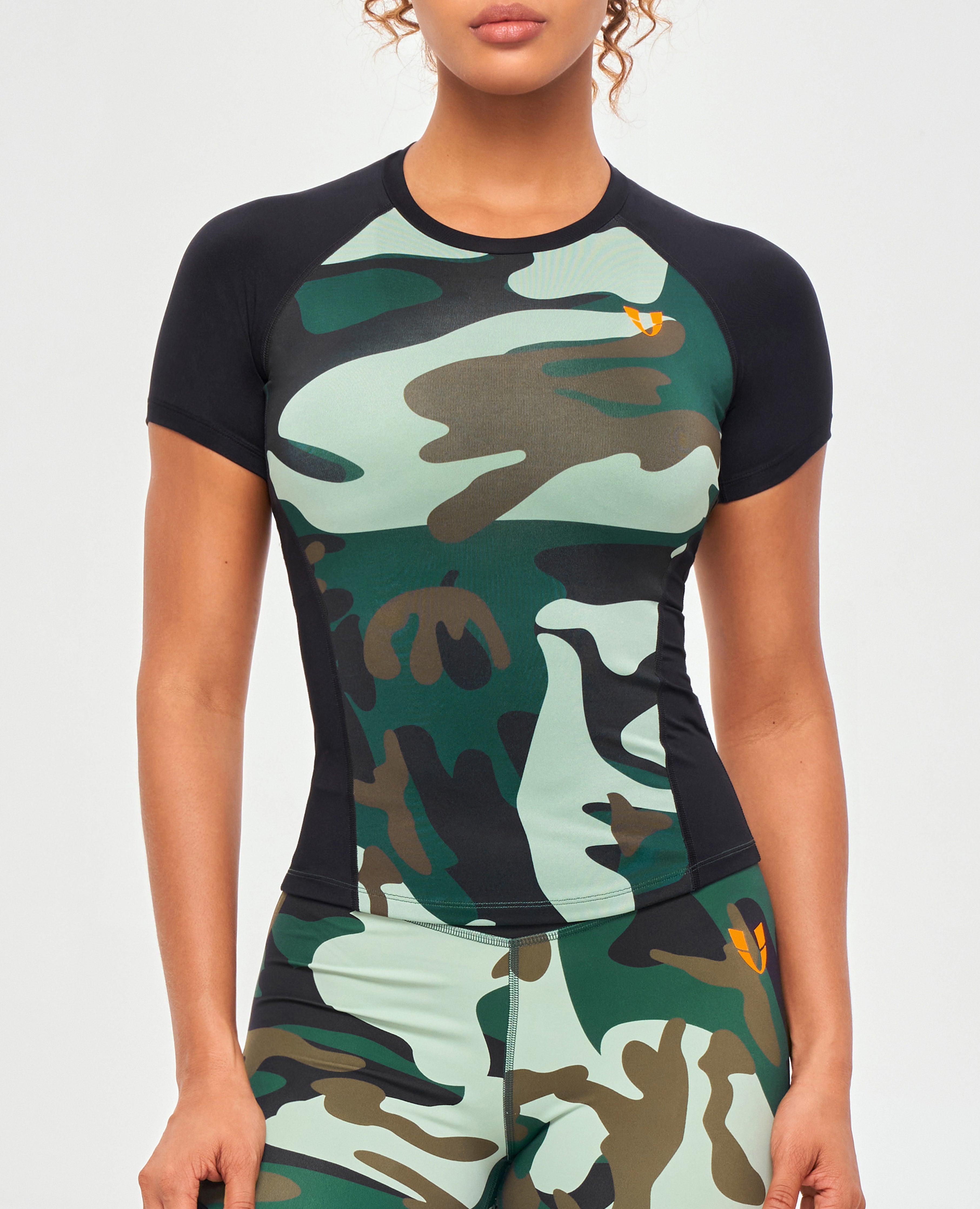 FIRM ABS Contrast Color T-shirt - Green Camo and Black