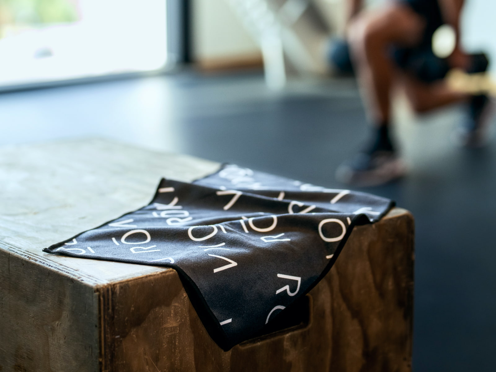 ROKA Pro Mini Towel – Black - view 4