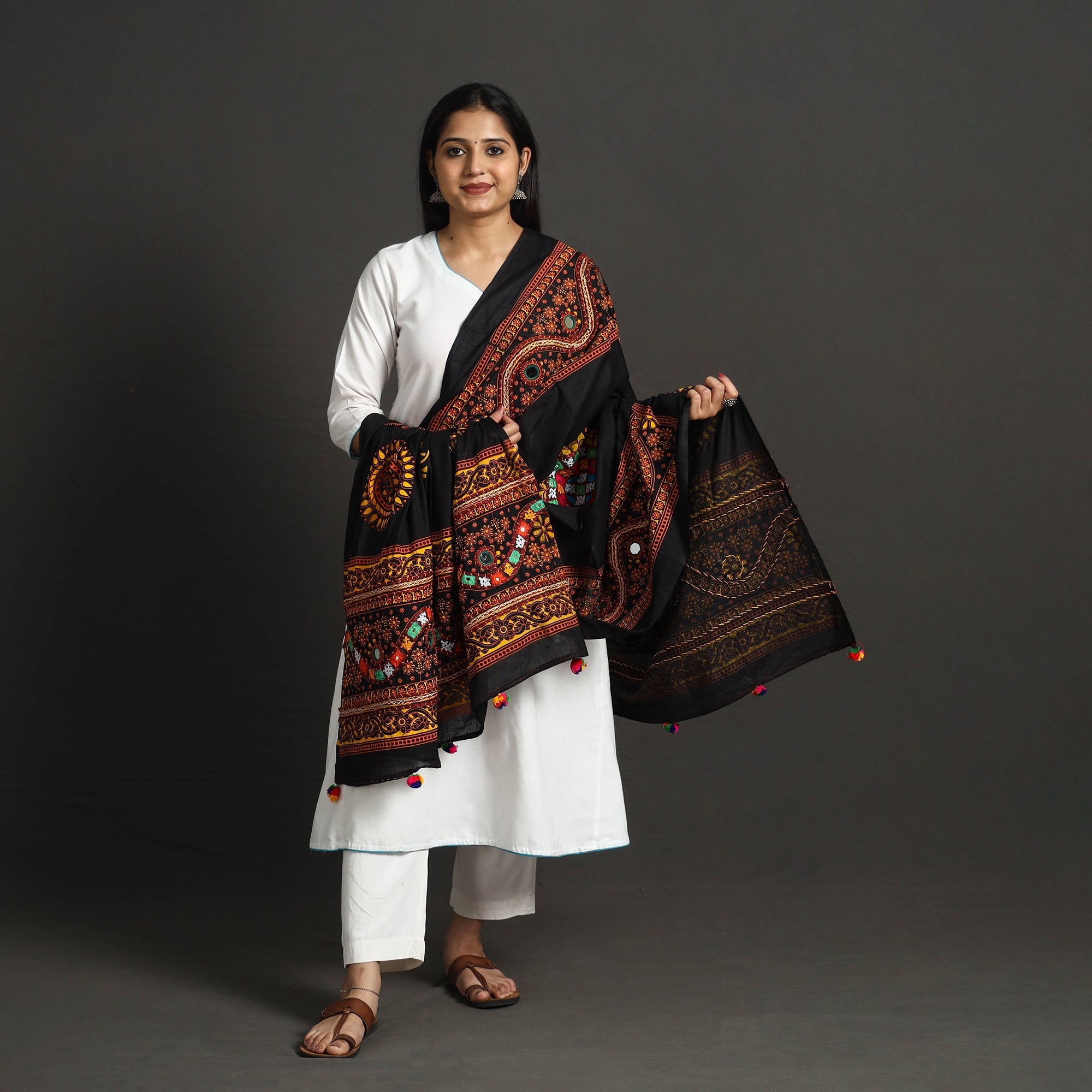 KACHCHH JI CHHAAP Mirror Work Printed Cotton Kutch Embroidery Dupatta 03