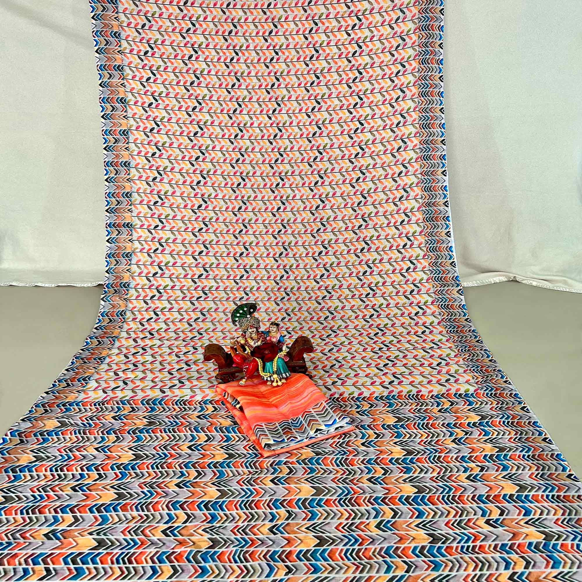 Peachmode Multi Floral Digital Printed Linen Saree