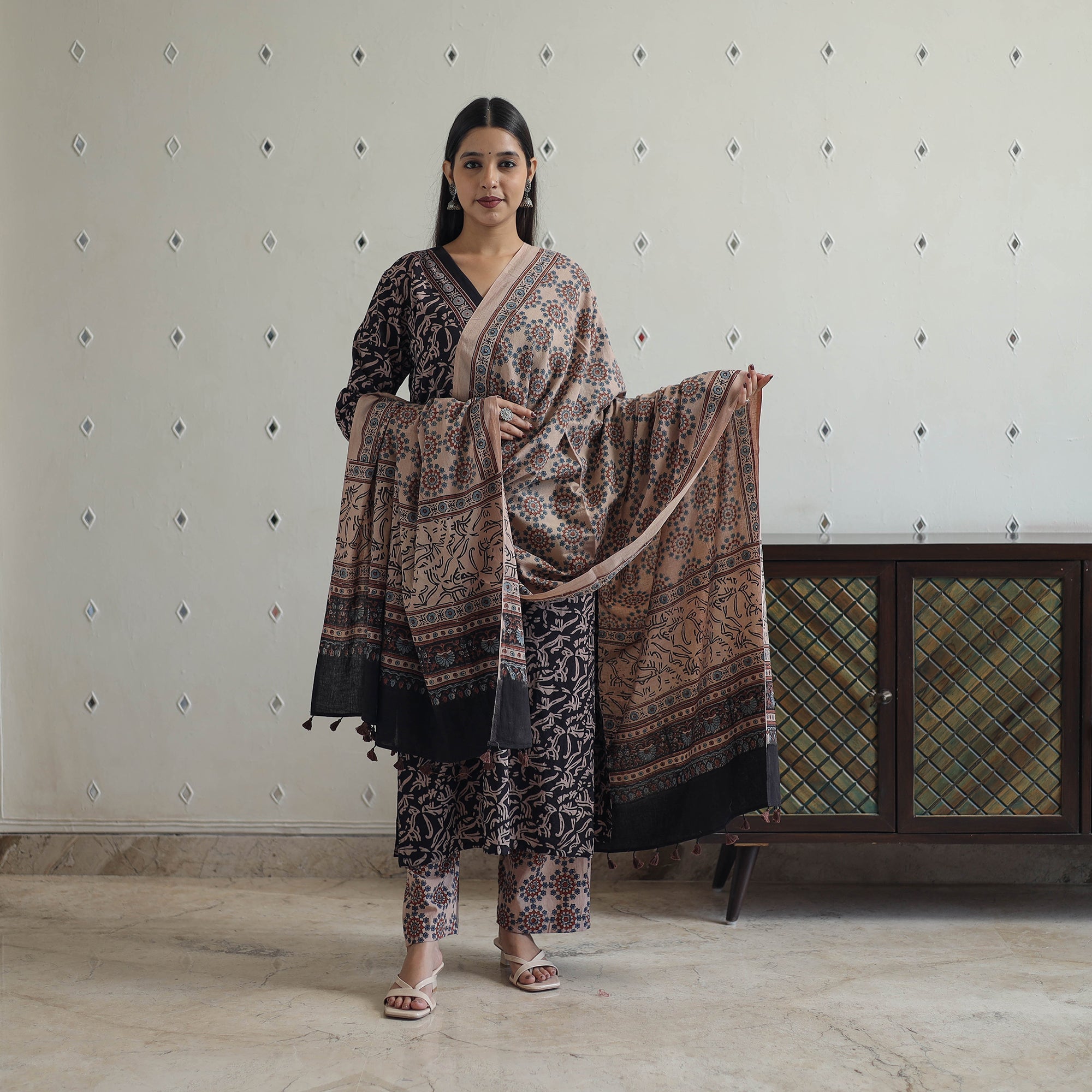 ITOKRI CASUALS Black - Block Printed Cotton Ajrakh Kurta Set 03 - view 2