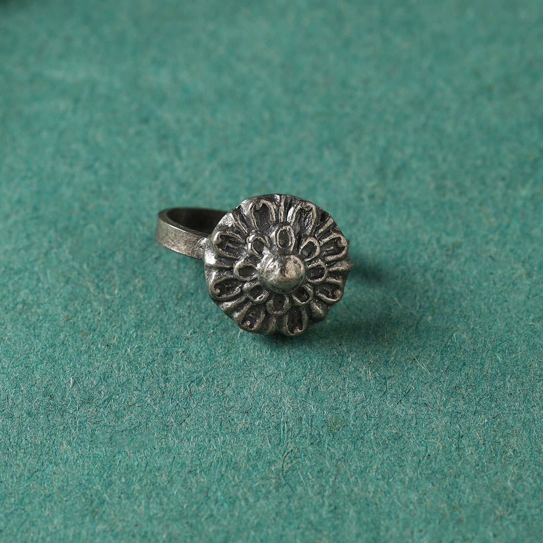 HAVELI CHRONICLES Antique Padma Sterling Silver Nosepin - view 2