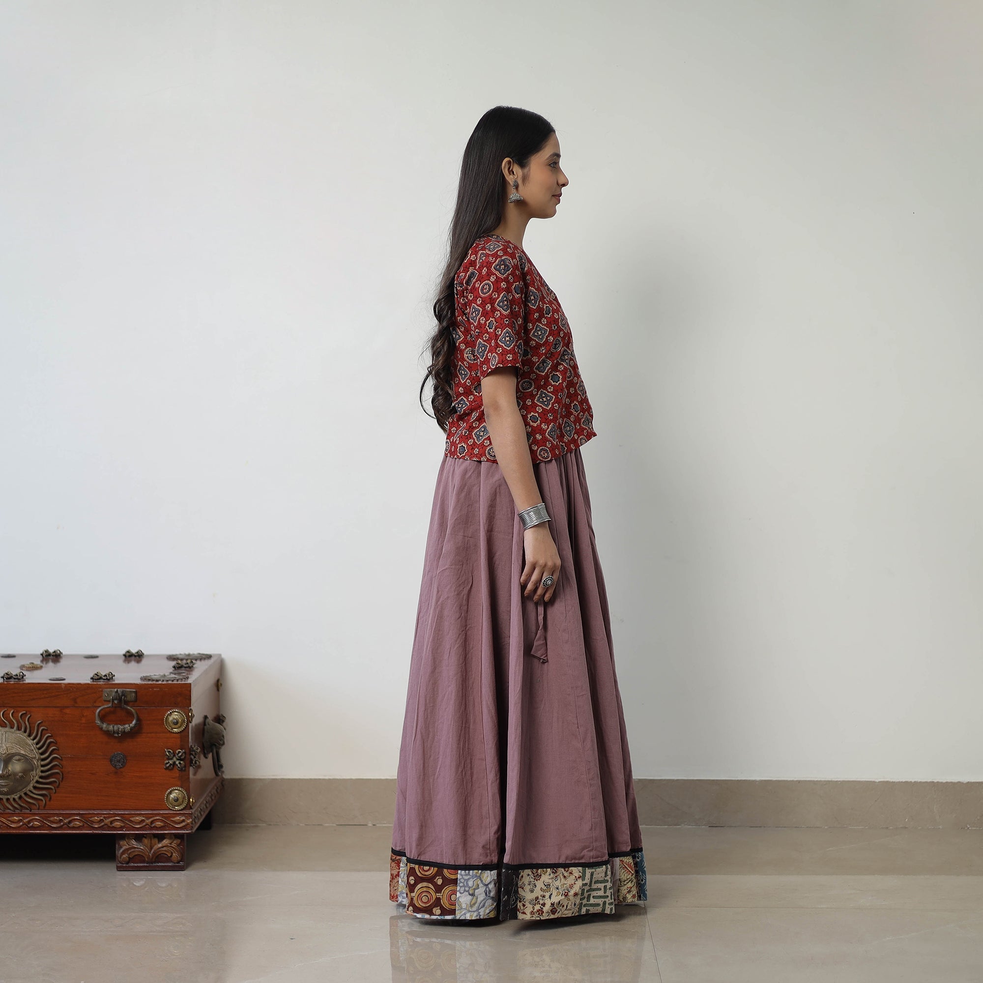 NOORI BAZAR 24 Kali Plain Cotton Skirt with Patchwork Border 01 - view 3