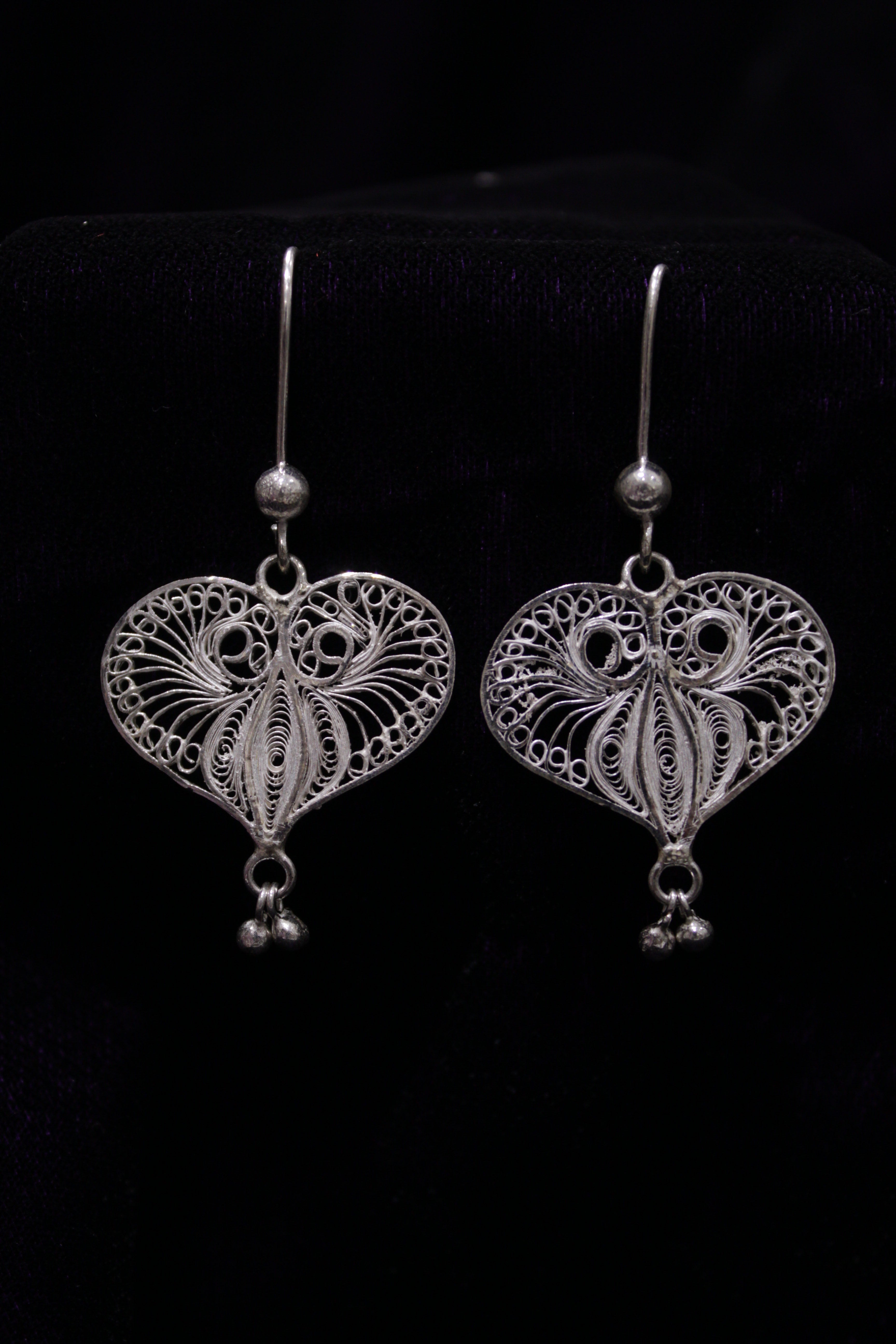 Indianvillez Butterfly in Heart Shape Silver Bead Filigree Earring - view 2