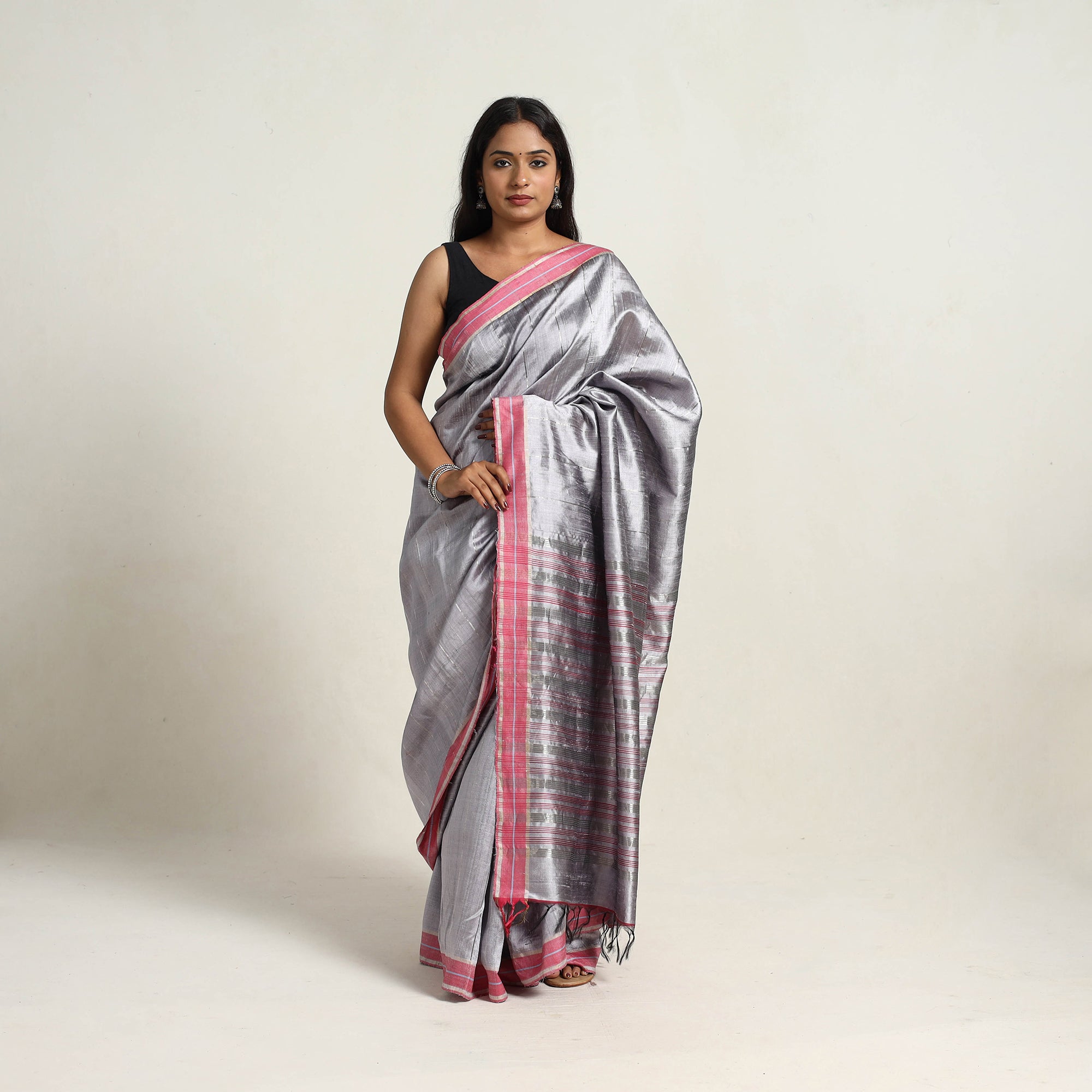 ITOKRI CRAFTS INITIATIVE Black - Festive Desi Tussar Silk Bhagalpuri Handloom Saree 02